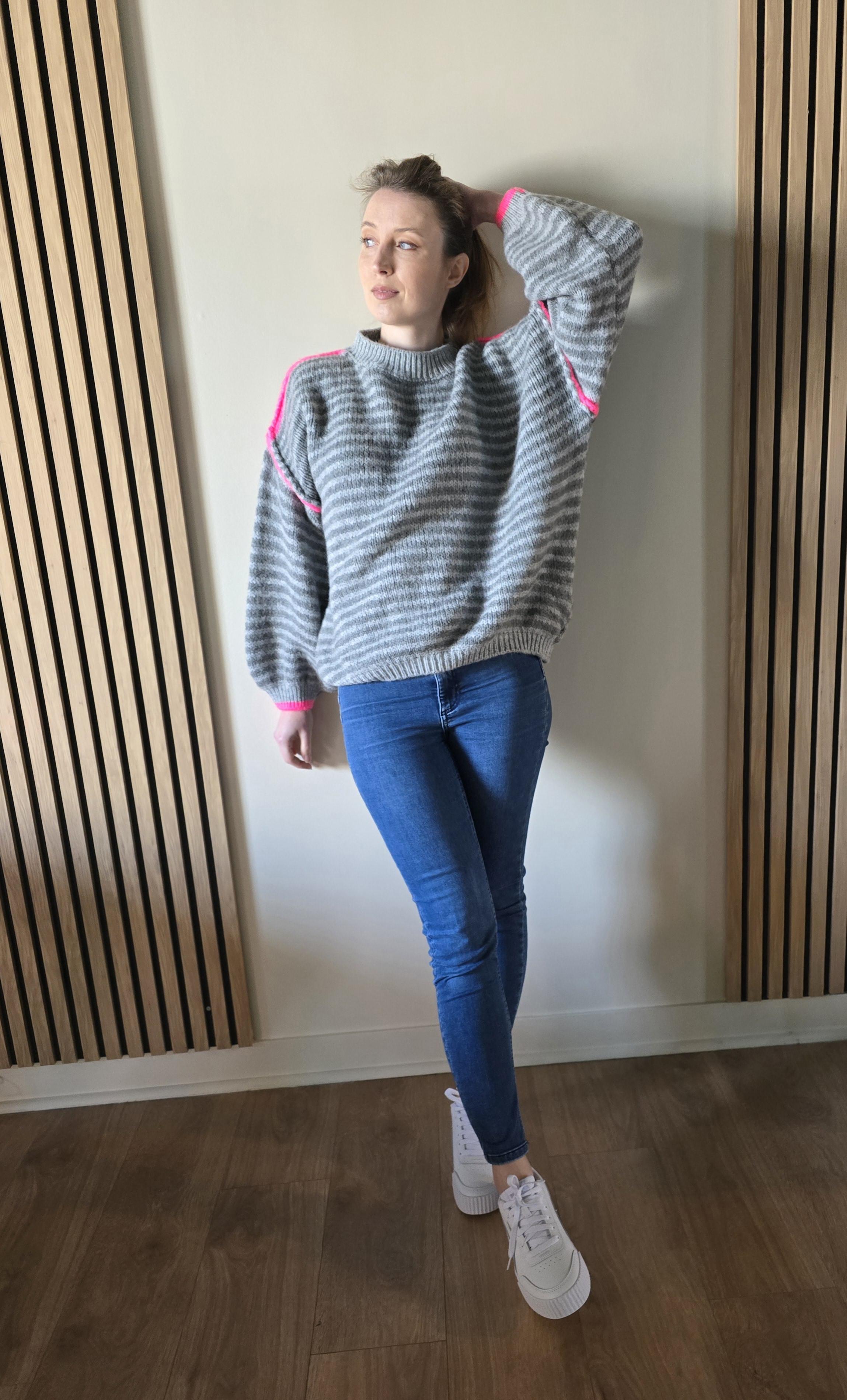 Pull gris détail – La Chica
