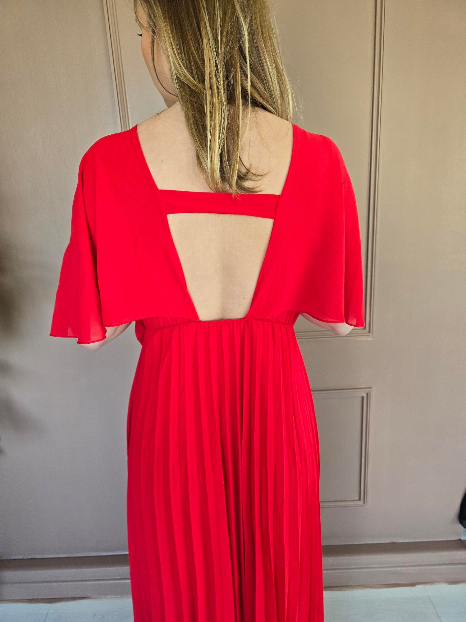 Robe longue plissée rouge détail – La Chica