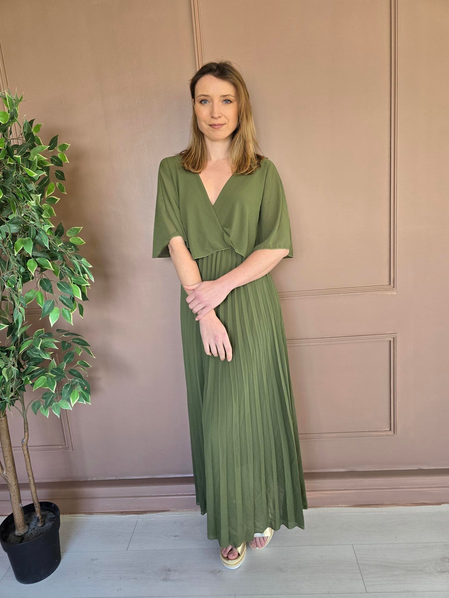 Robe longue plissée à cape femme – La Chica