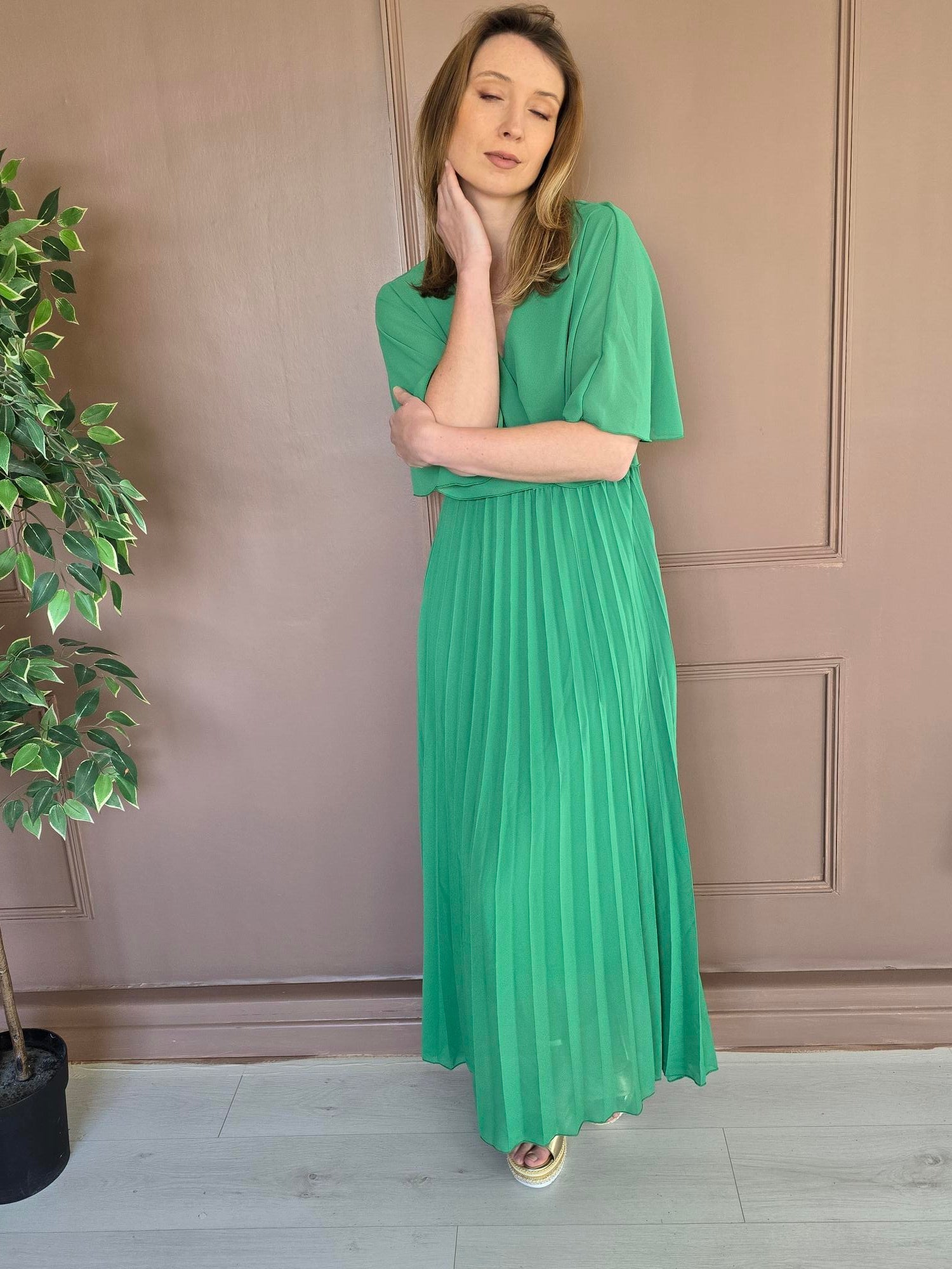 Robe longue plissée à cape femme – La Chica