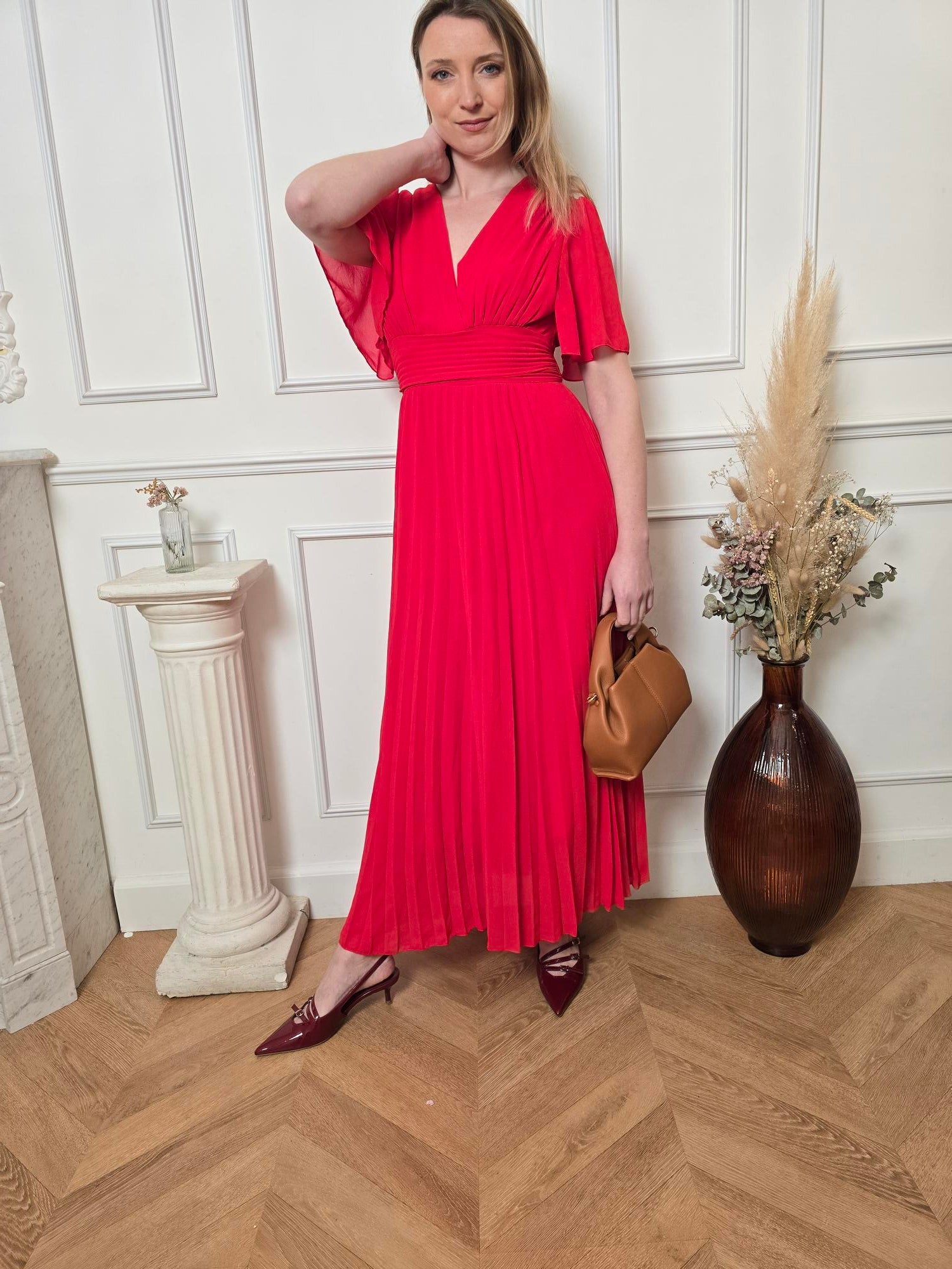 Femme portant robe longue rouge – La Chica