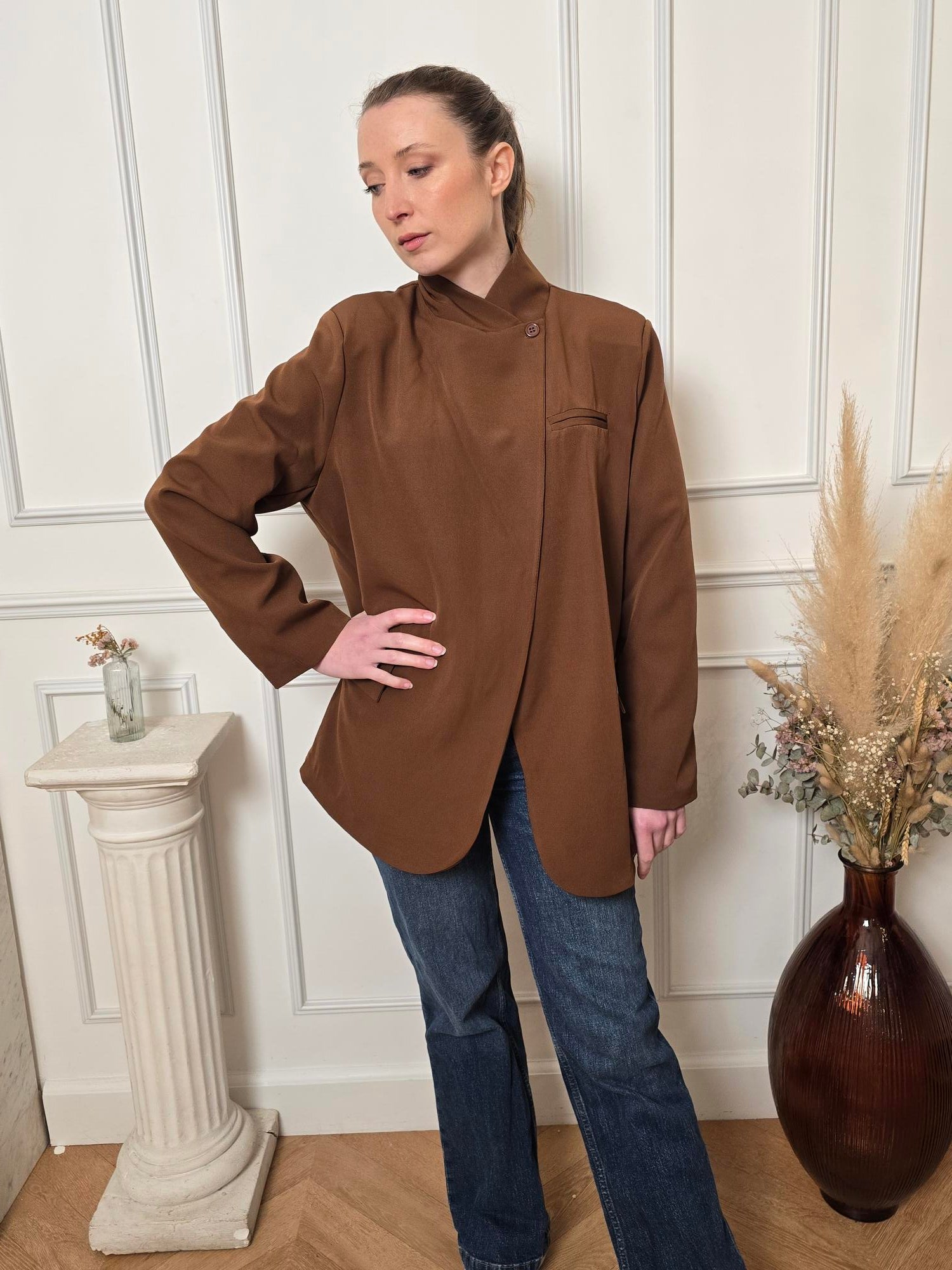 Blazer camel vue de dos femme – La Chica