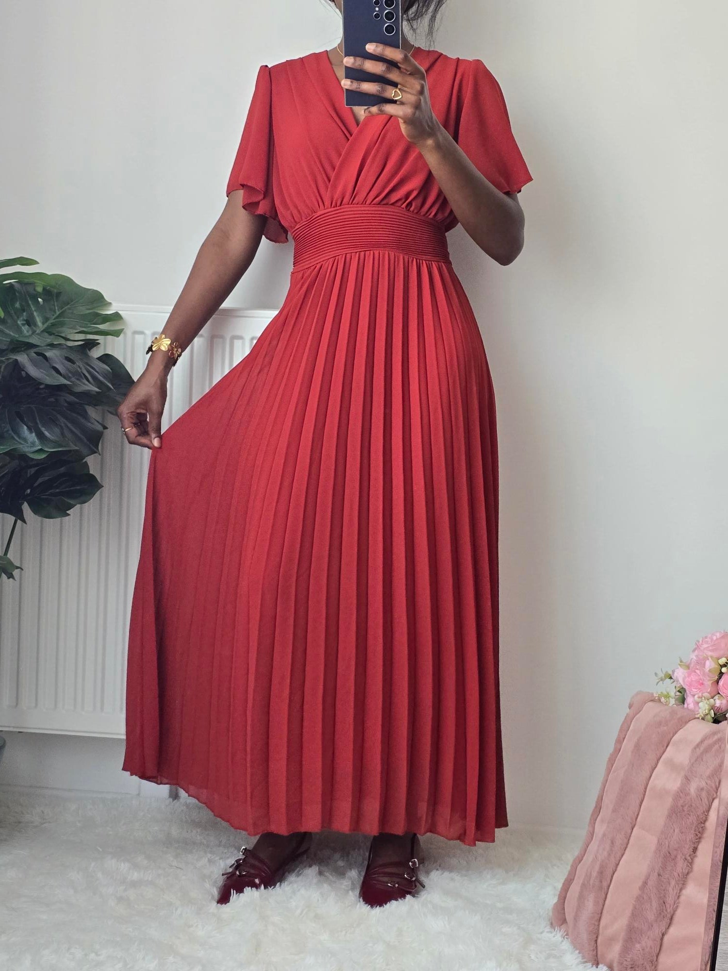 Robe longue plissée rouge passion ✦ Élégance intense & silhouette sublimée La Chica