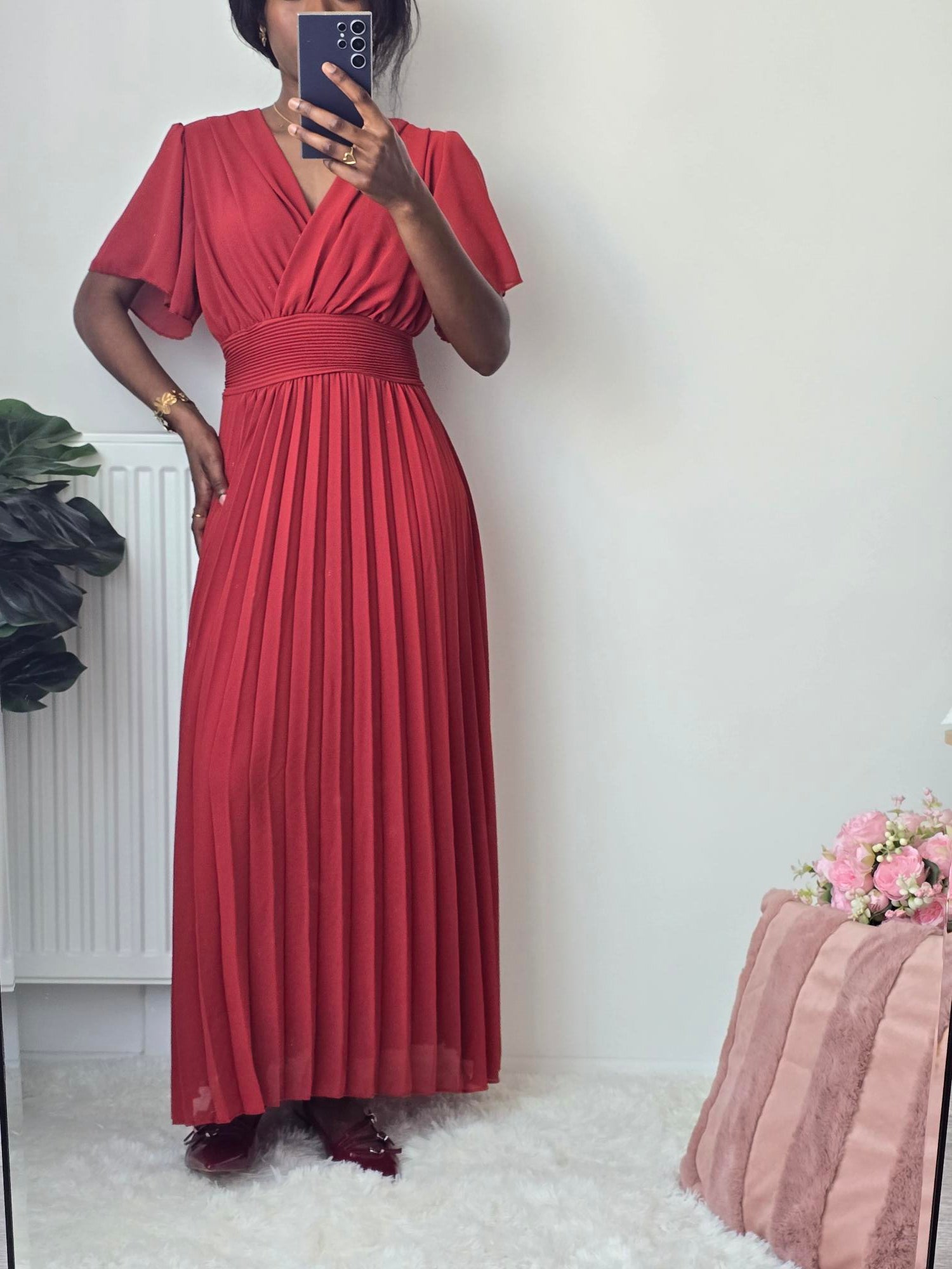 Robe longue plissée rouge passion ✦ Élégance intense & silhouette sublimée La Chica