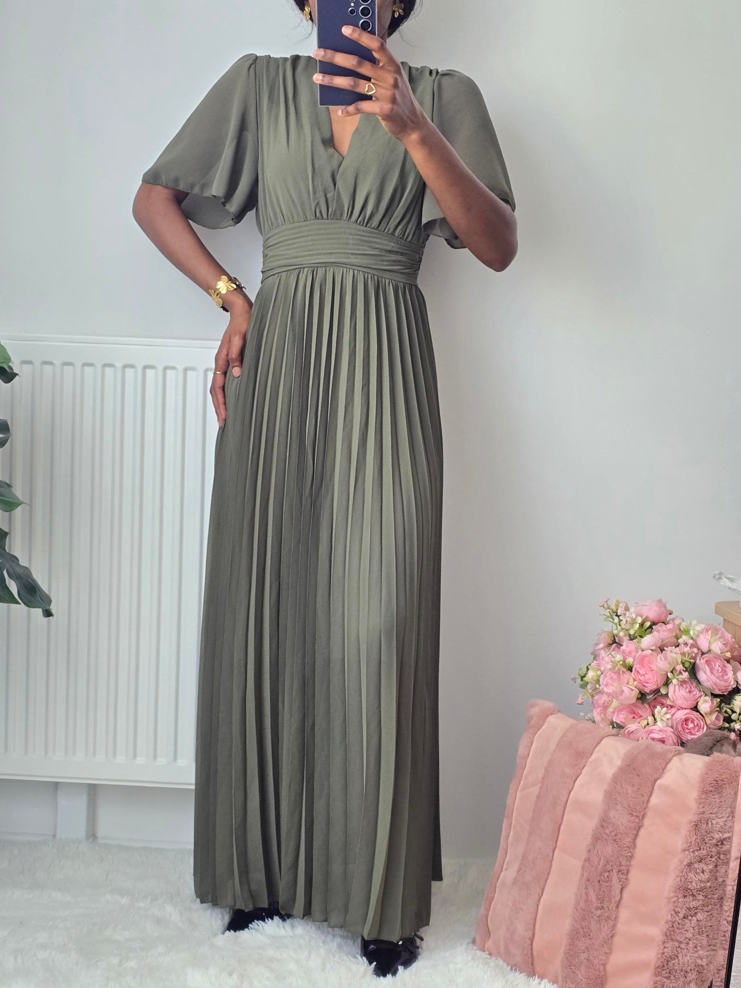 Robe longue plissée kaki ✦ Élégance naturelle & style moderne La Chica
