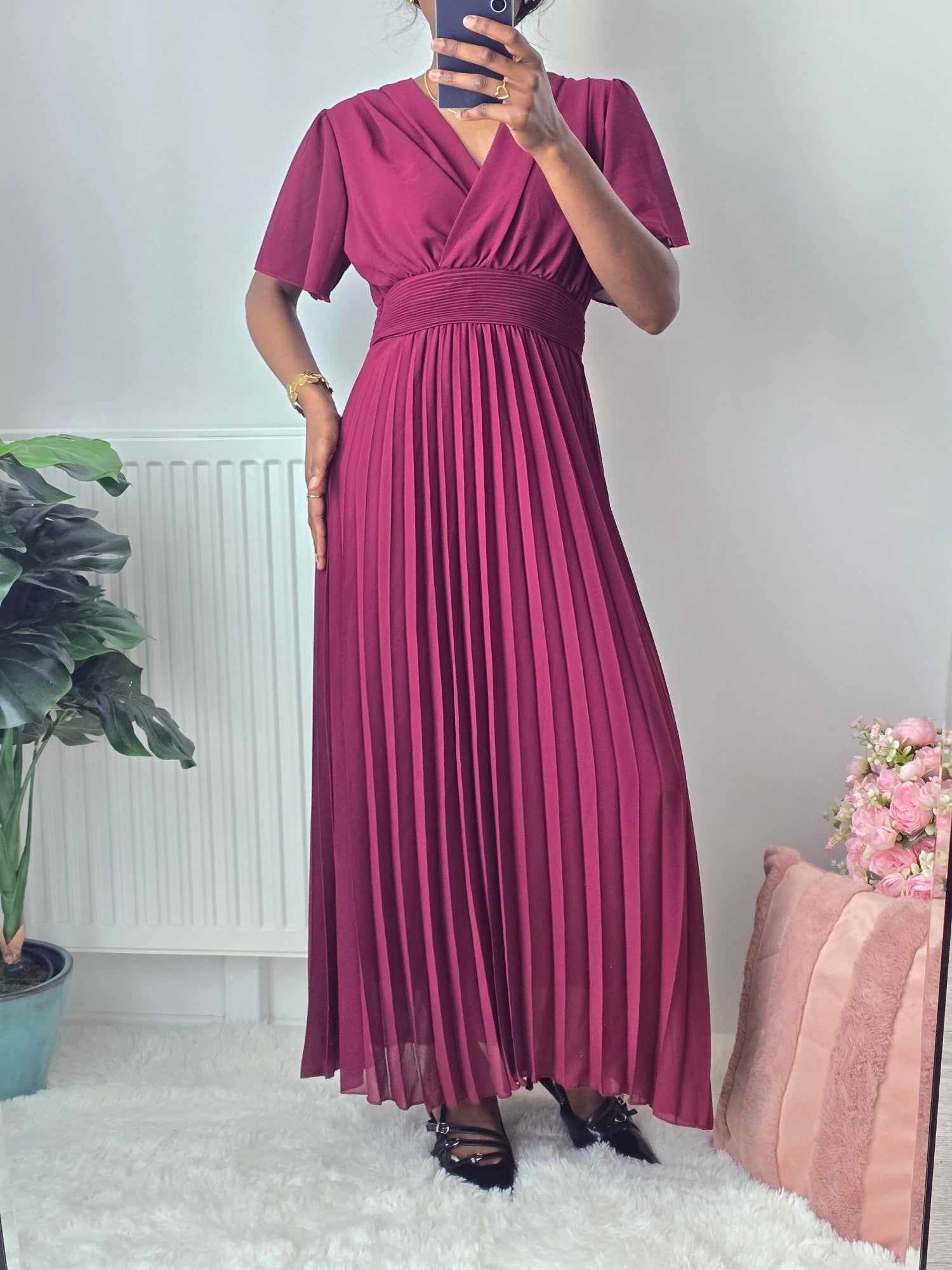 Robe longue plissée bordeaux ✦ Élégance intense & silhouette sublimée La Chica