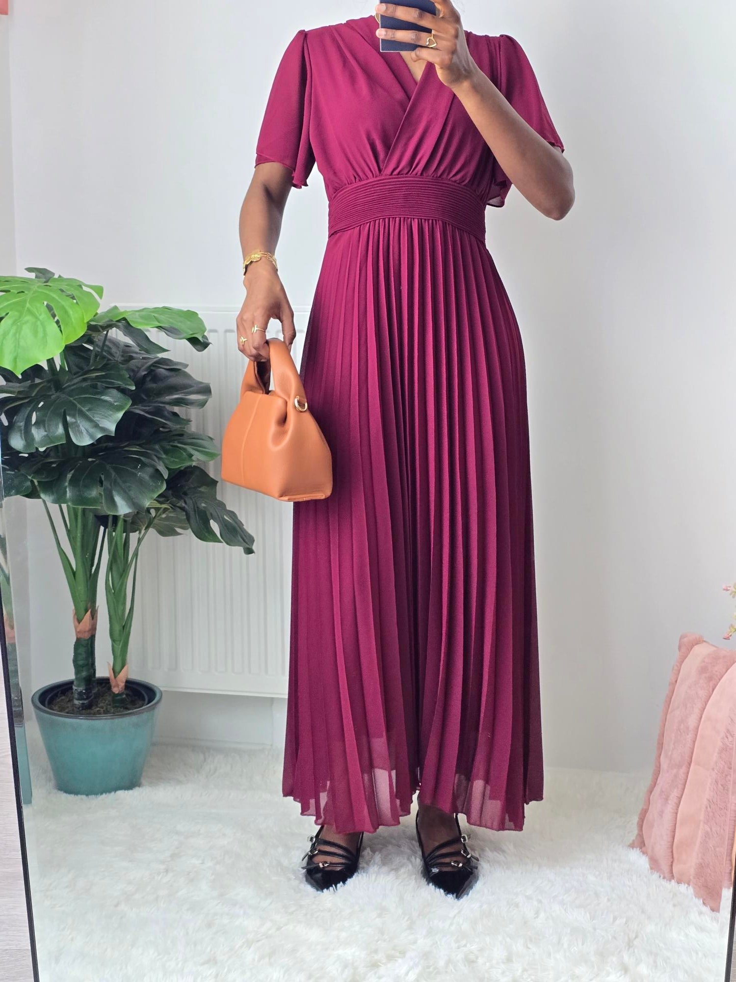 Robe longue plissée bordeaux ✦ Élégance intense & silhouette sublimée La Chica
