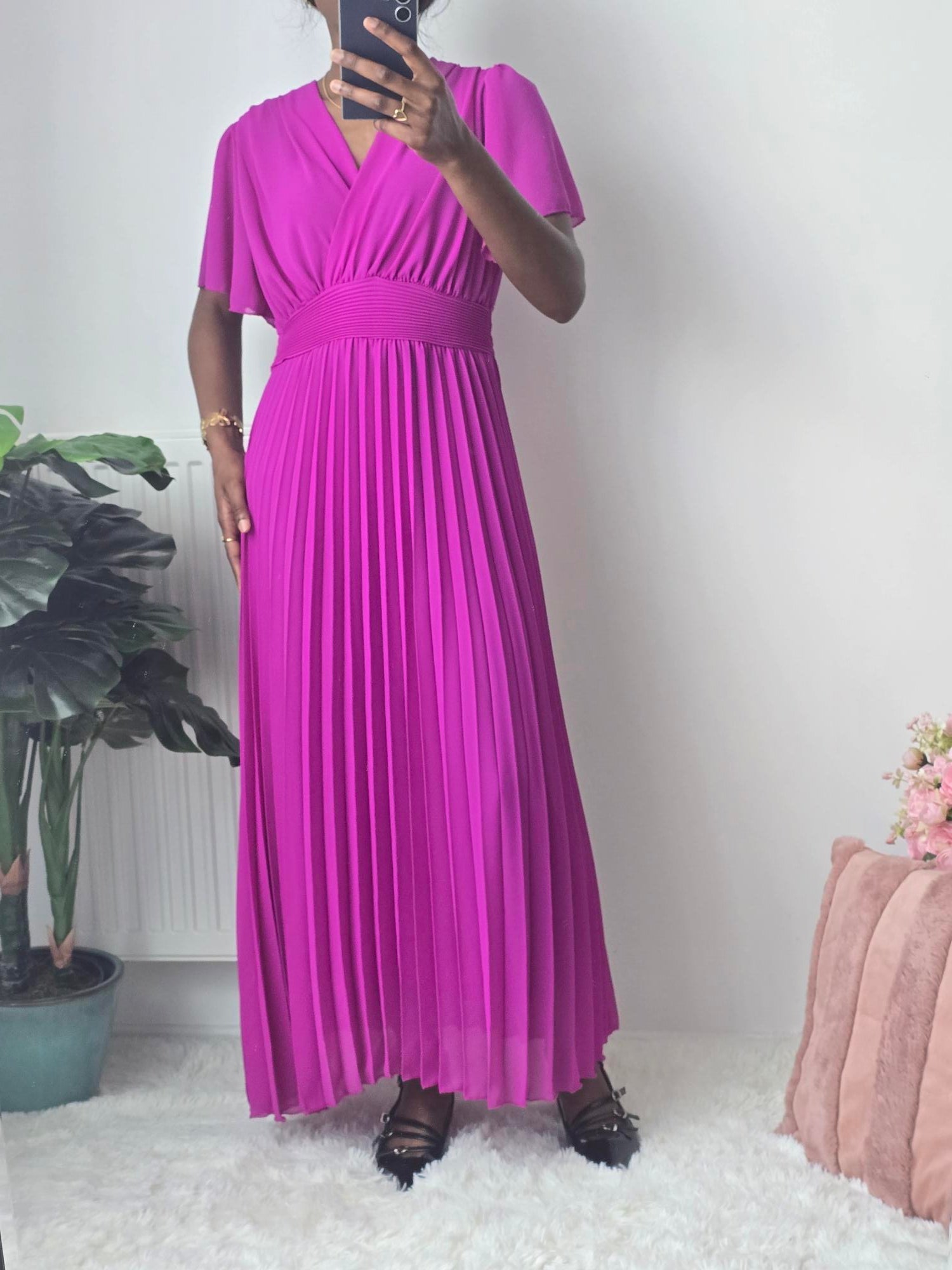 Robe longue plissée fuchsia ✦ Élégance fluide & taille marquée La Chica