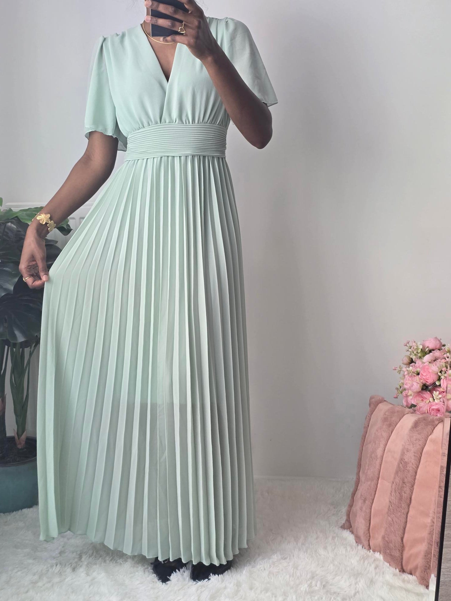 Robe longue plissée vert sauge ✦ Élégance douce & silhouette fluide La Chica