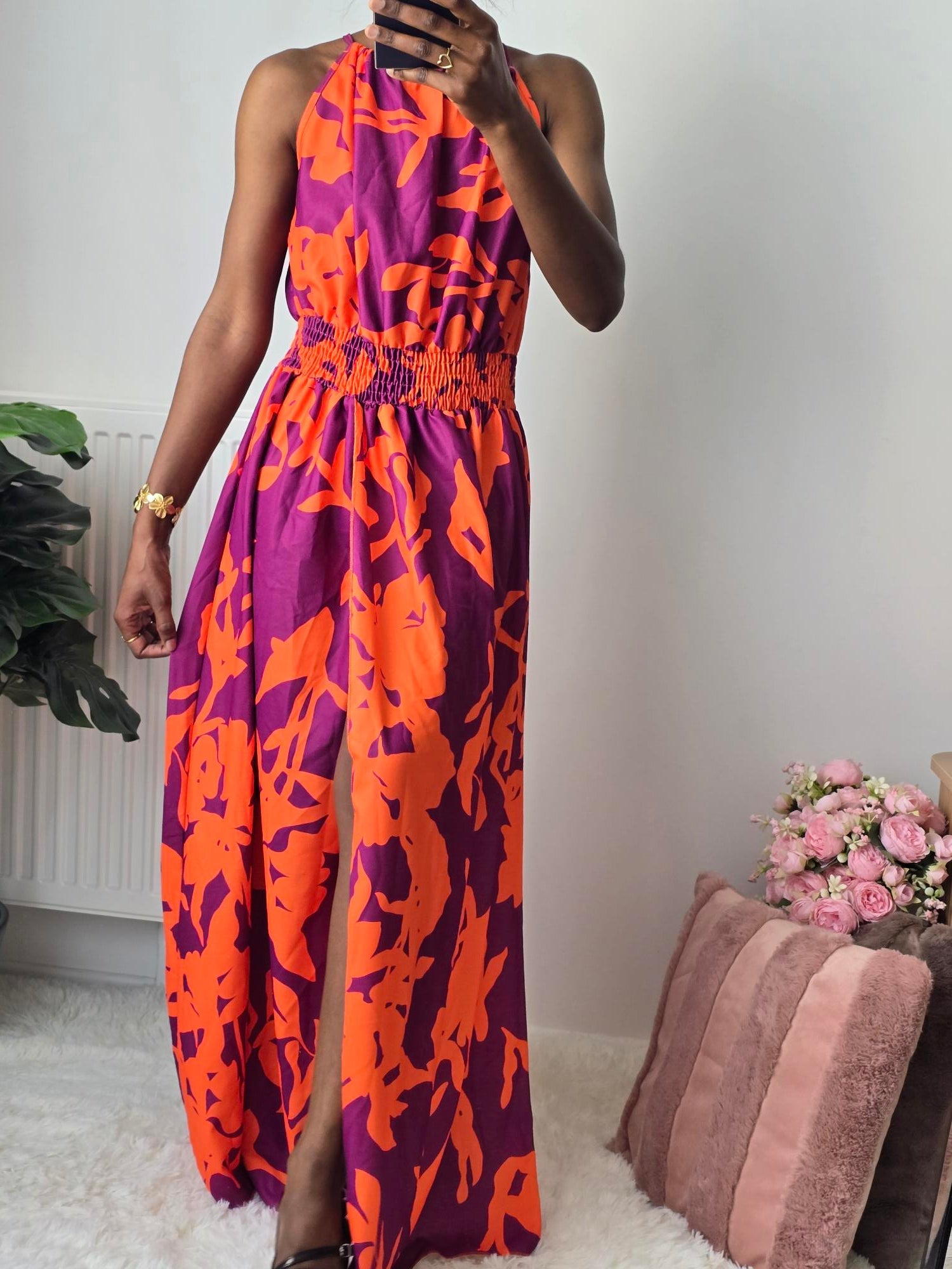 Robe longue fluide col halter ✦ Imprimé violet & orange La Chica