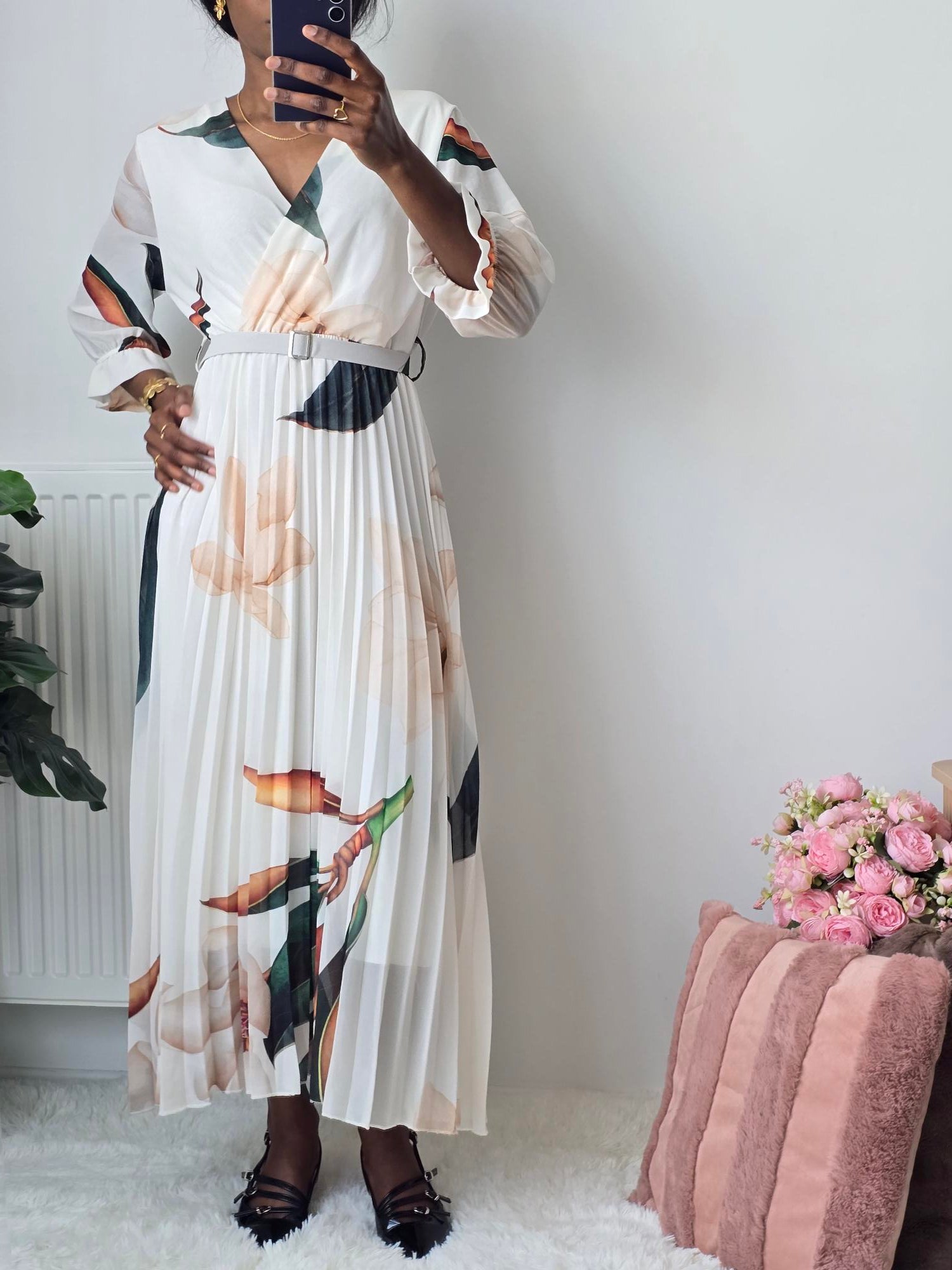Robe plissée fluide à ceinture faite main ✦ Blanc cassé imprimé floral La Chica