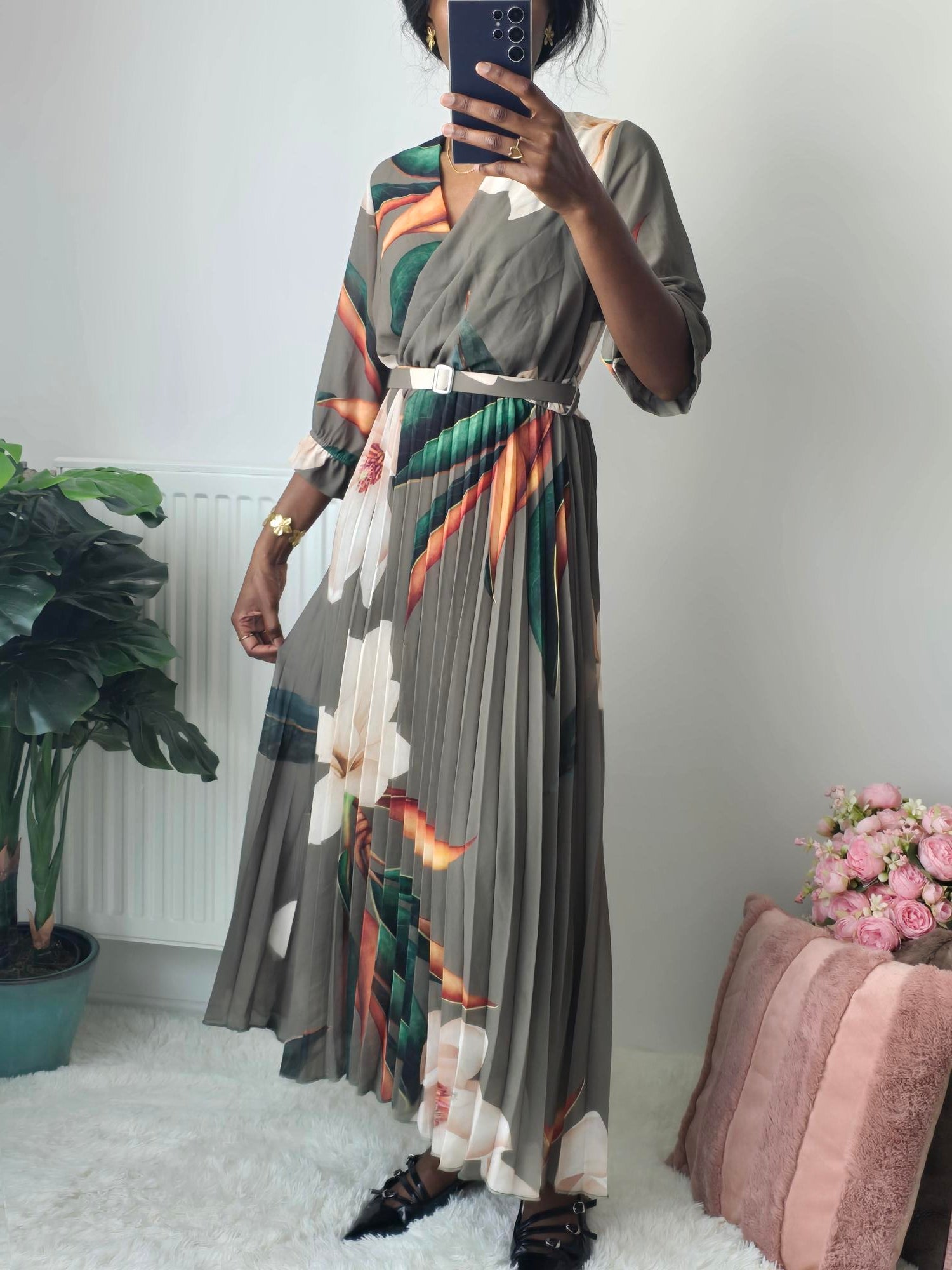 Robe Plissée Fluide à Ceinture Faite Main ✦ Élégance Naturelle & Raffinement La Chica