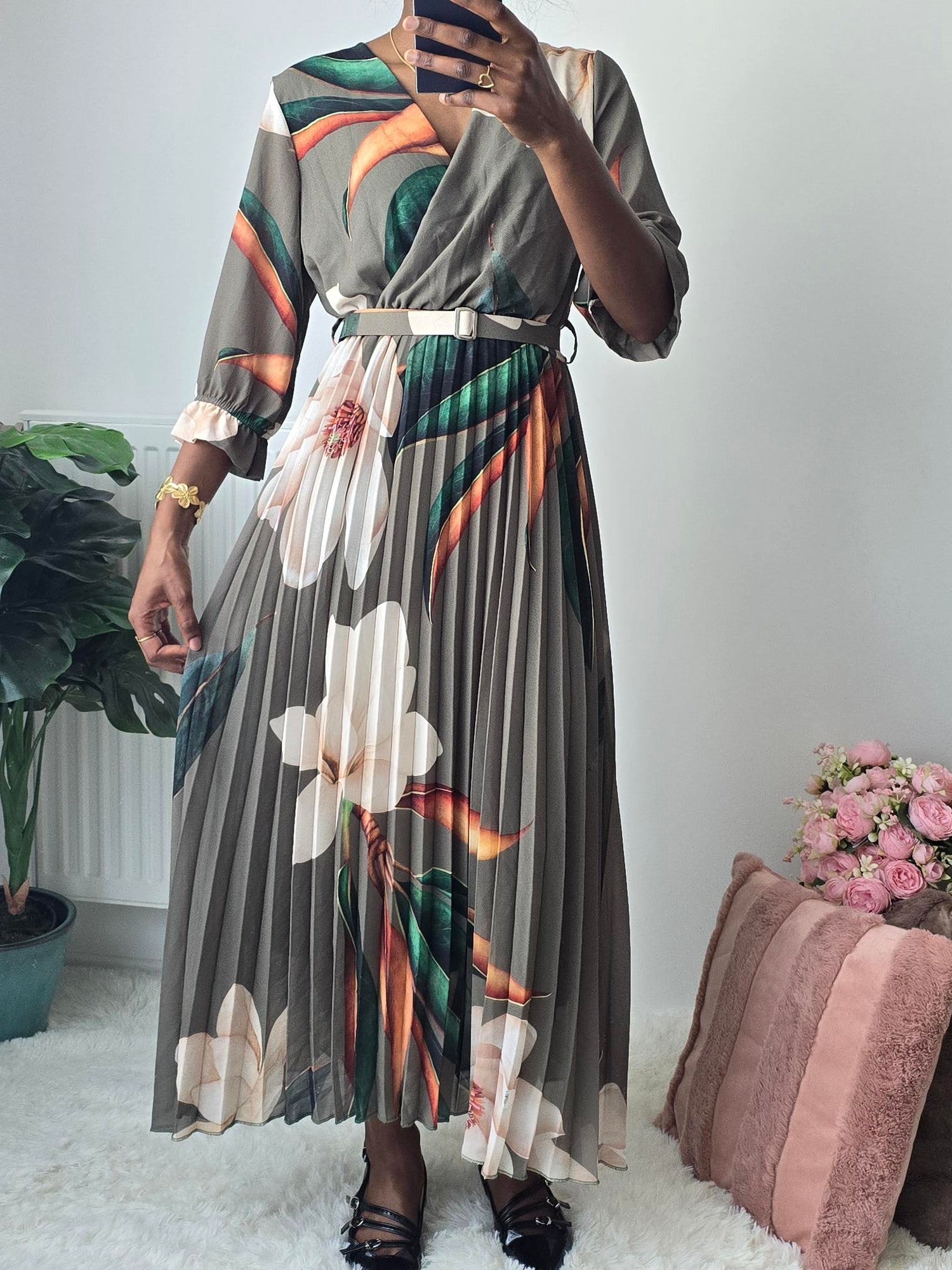 Robe Plissée Fluide à Ceinture Faite Main ✦ Élégance Naturelle & Raffinement La Chica