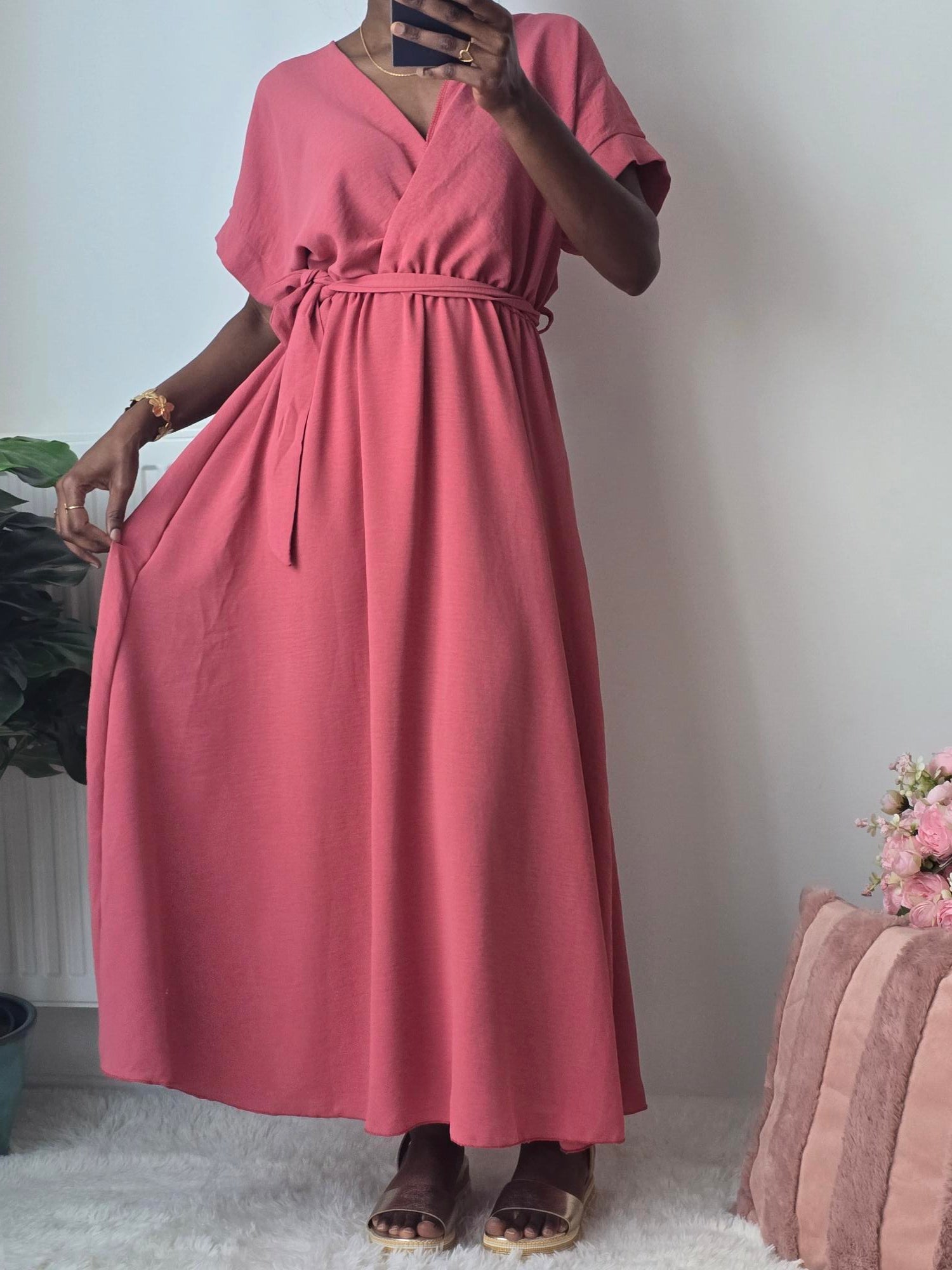 Robe longue plissée fuchsia pâle ✦ Élégance intense & silhouette sublimée La Chica