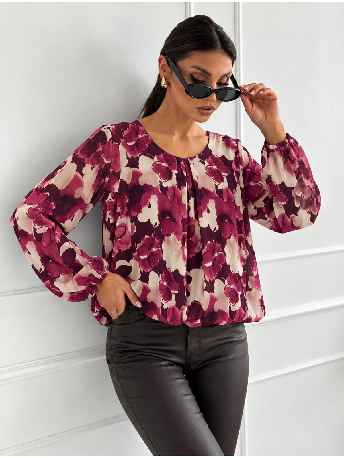Blouse fluide imprimé fleuri col rond et noeud au dos bordeaux pour femme, La Chica, vue 2