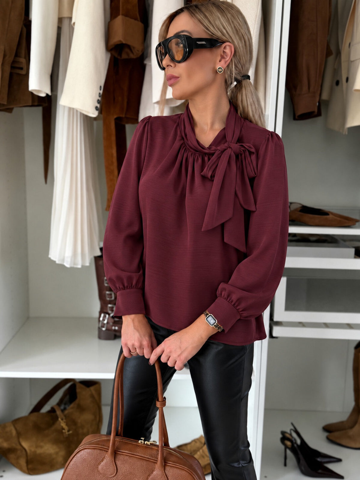 Blouse satinée effet soie col foulard noué manches longues bordeaux pour femme, La Chica