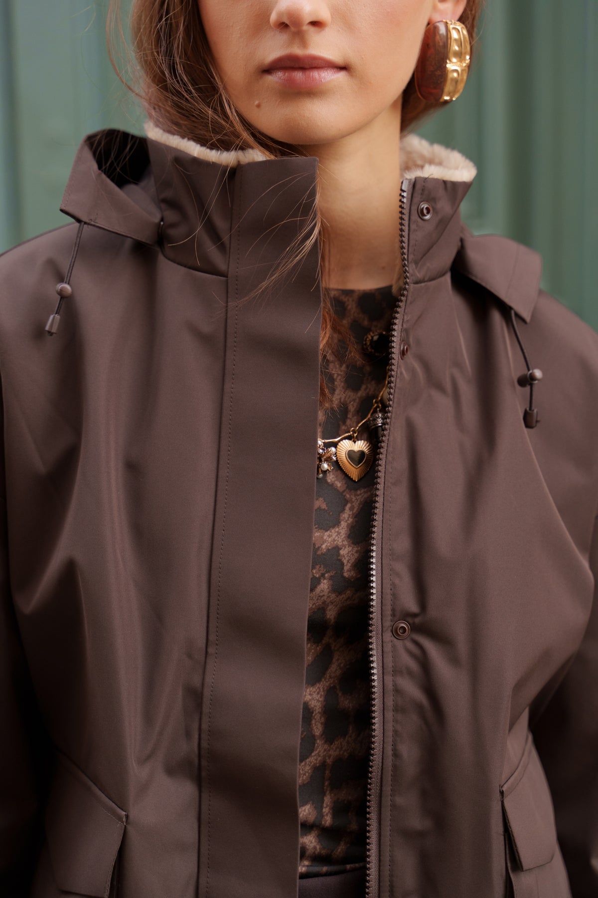 Blouson imperméable fourré à capuche amovible Laura Jo marron chocolat pour femme – vue 7