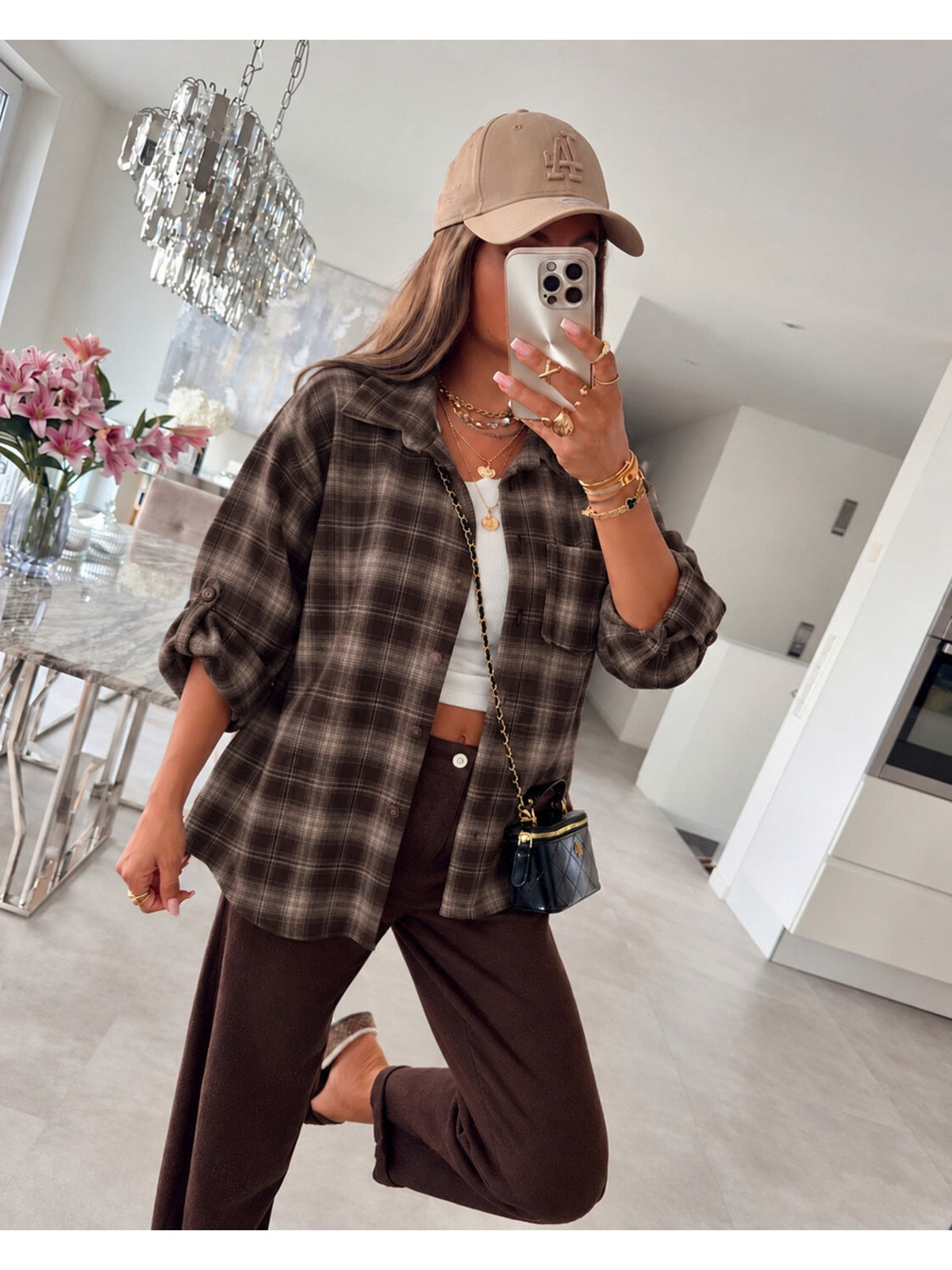Chemise à carreaux poches avant manches retroussables marron foncé pour femme, La Chica