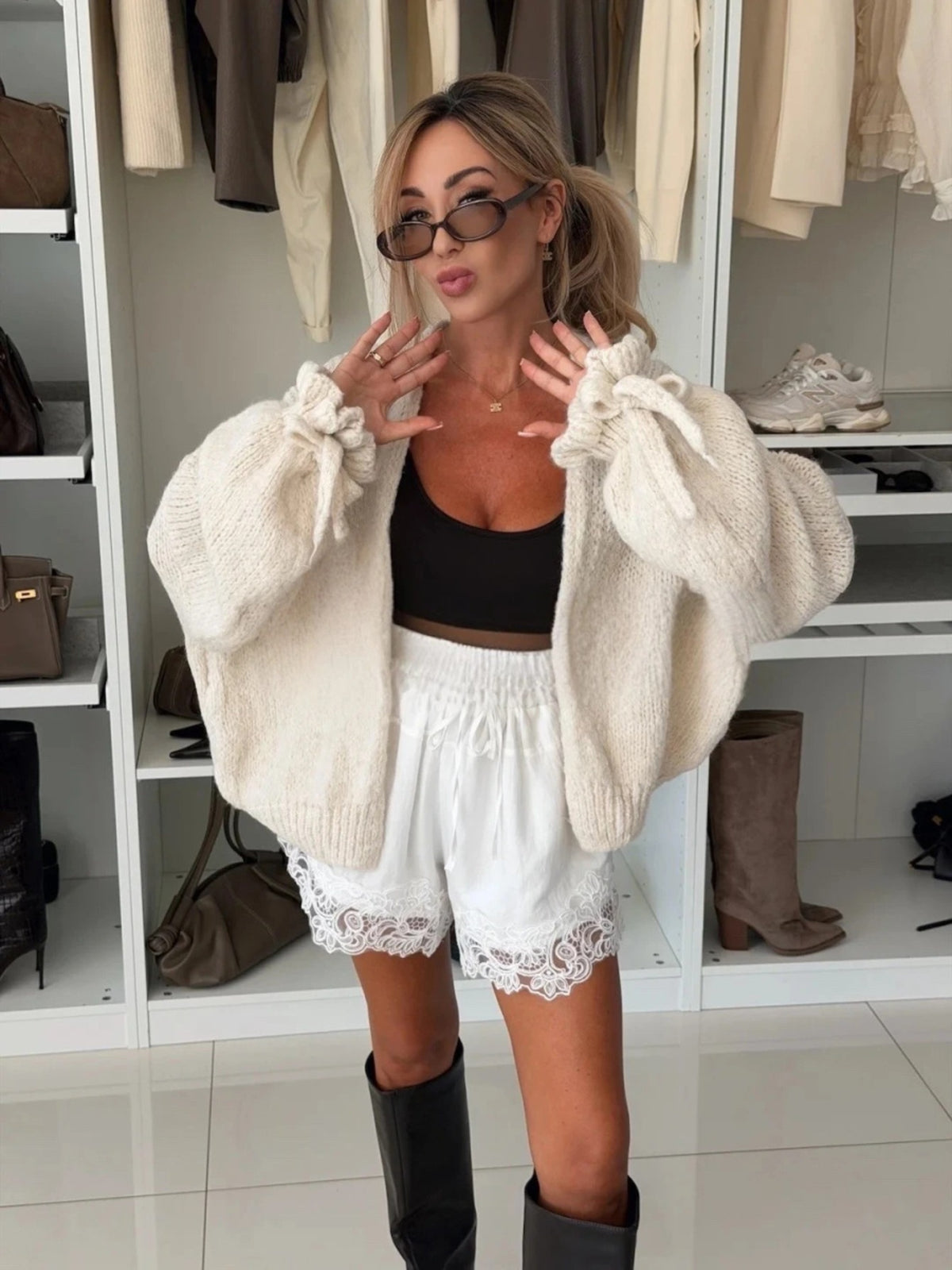 Gilet en maille manches ballon et liens aux poignets beige pour femme, La Chica, vue 2