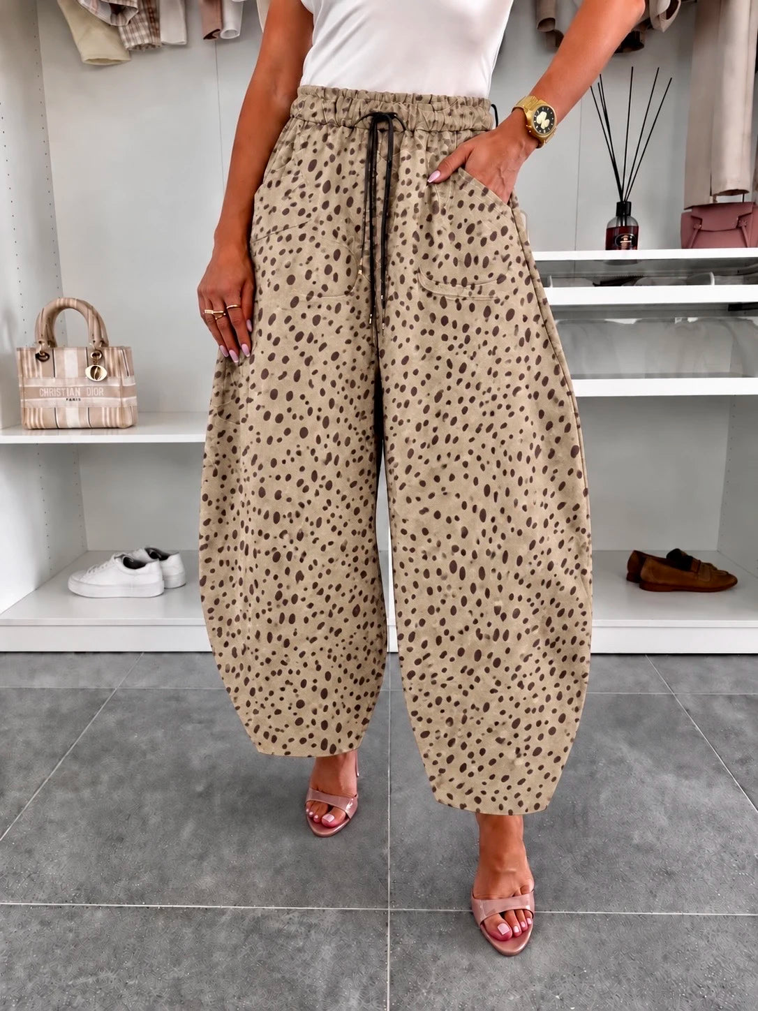 Pantalon ballon en suédine imprimé biche beige pour femme – La Chica