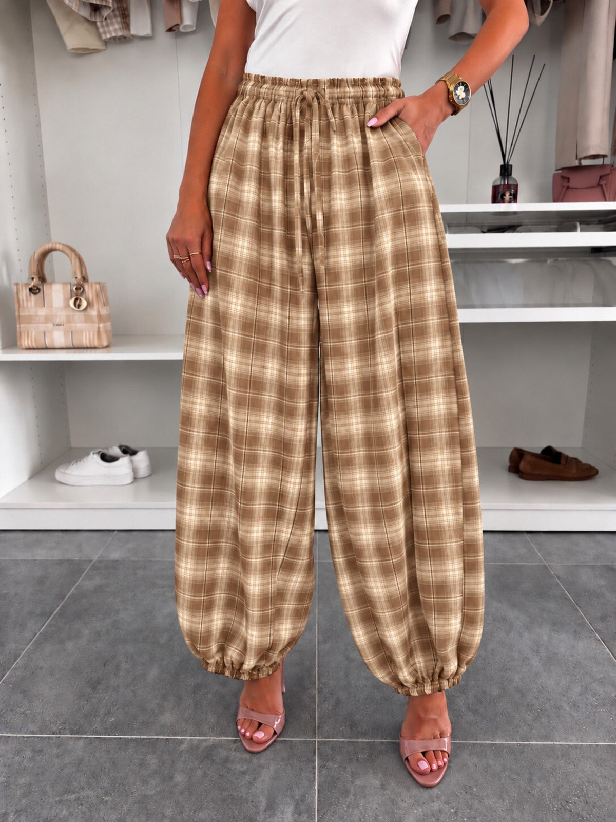 Pantalon large carreaux cordon taille élastique et poches beige pour femme, La Chica