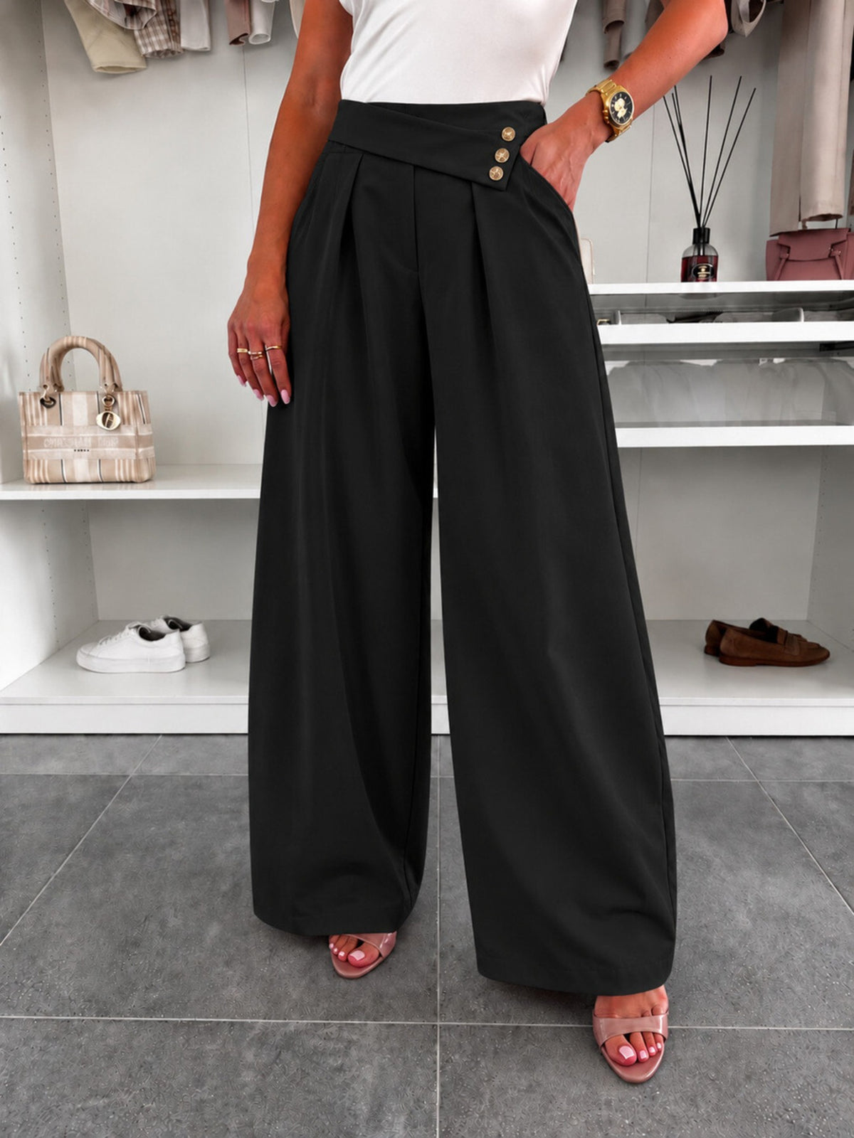 Pantalon large ceinture asymétrique taille élastique et poches noir pour femme, La Chica