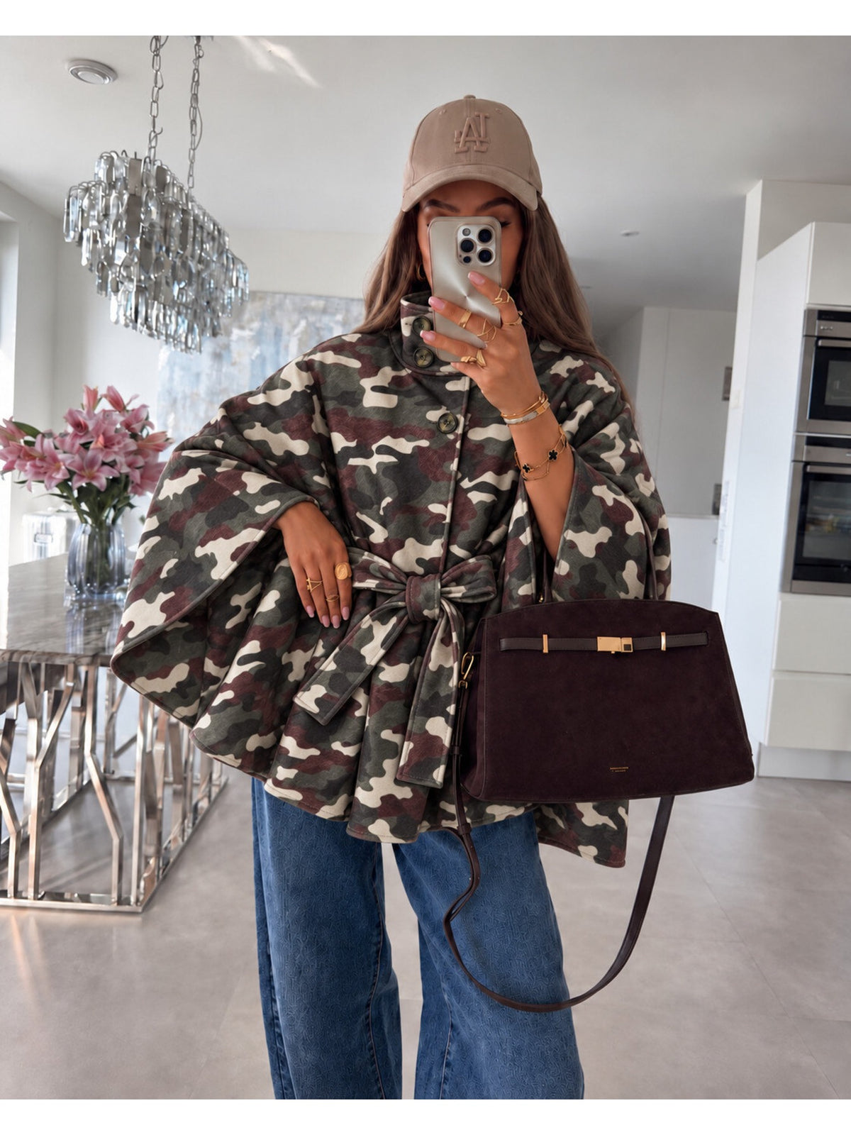 Poncho cape ample imprimé camouflage col montant et ceinture kaki pour femme, La Chica