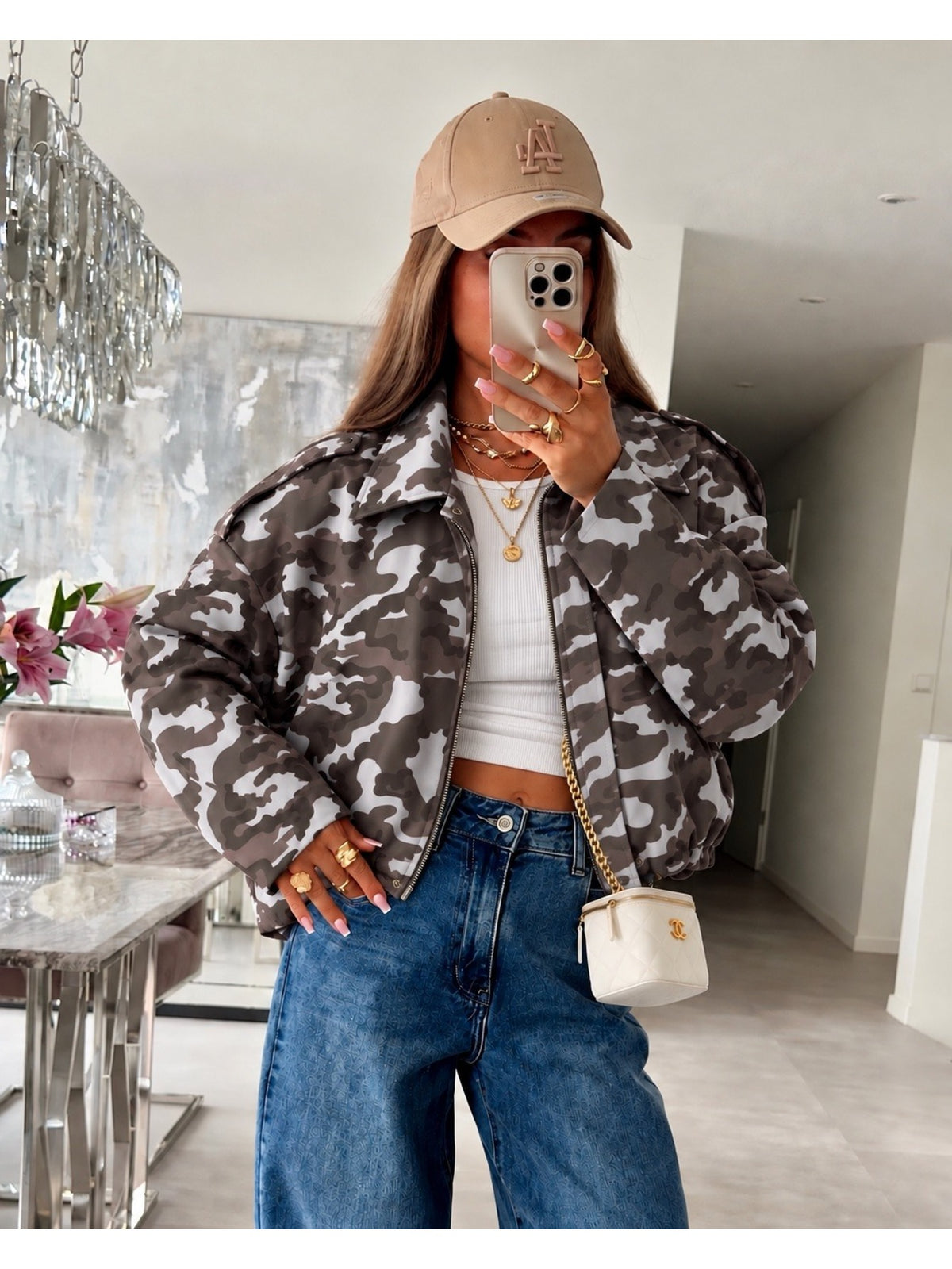 Veste bomber imprimé camouflage graphique col chemise zippée kaki pour femme, La Chica, vue 1