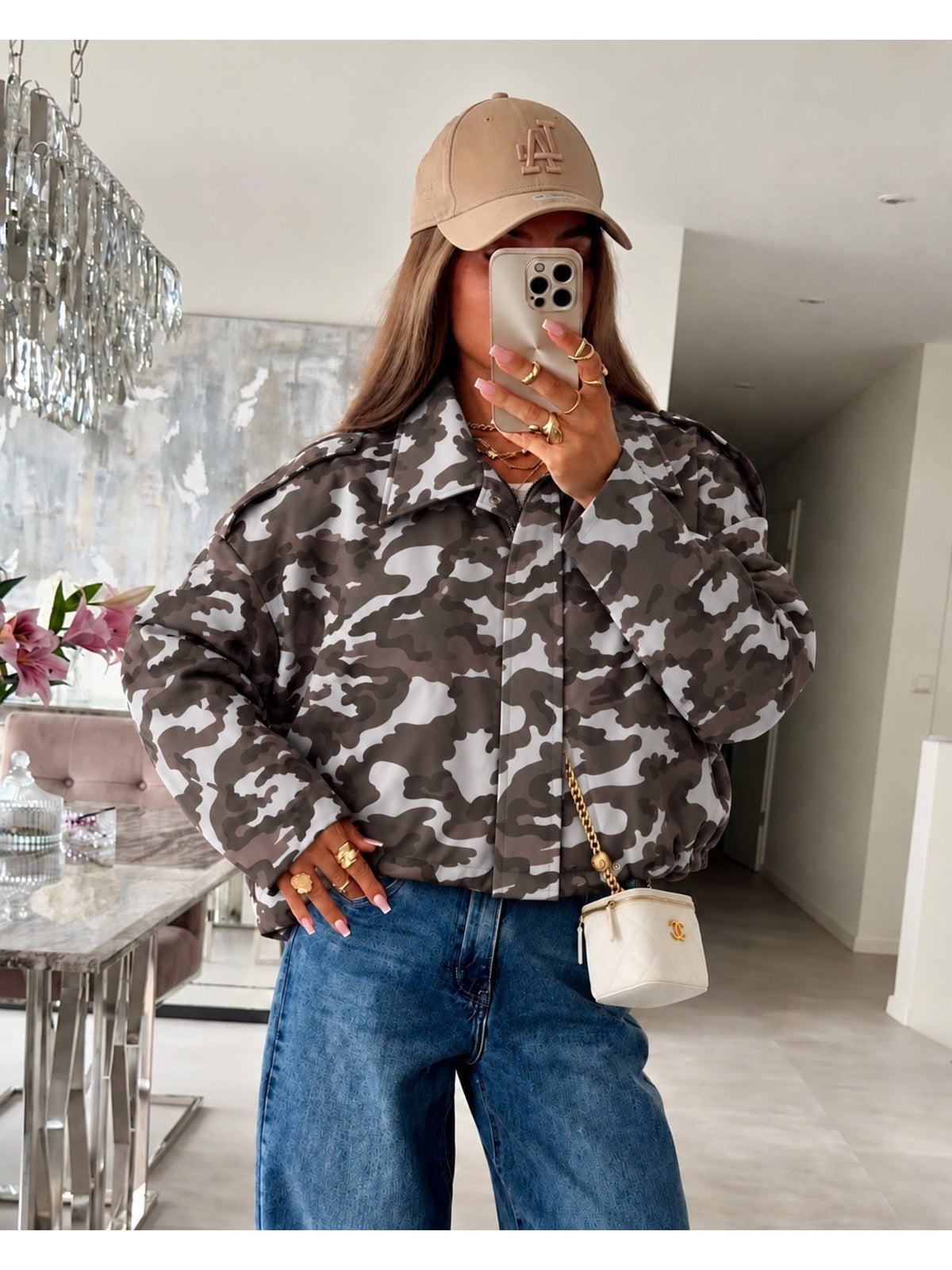 Veste bomber imprimé camouflage graphique col chemise zippée kaki pour femme, La Chica, vue 2