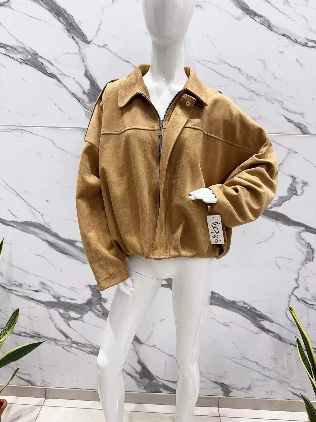Veste bomber oversize en suédine camel pour femme – La Chica – vue 3