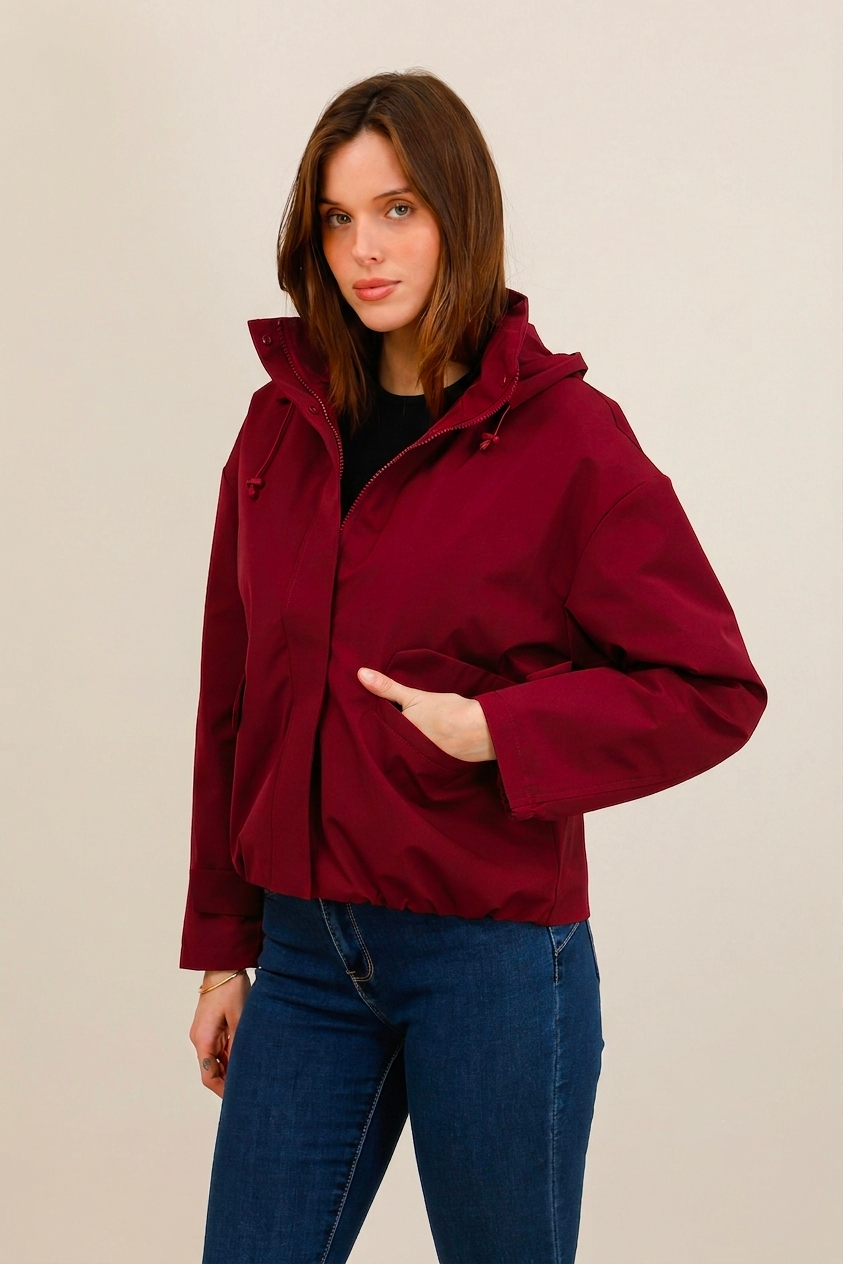Veste imperméable courte mi-saison à capuche amovible bordeaux pour femme – vue 1