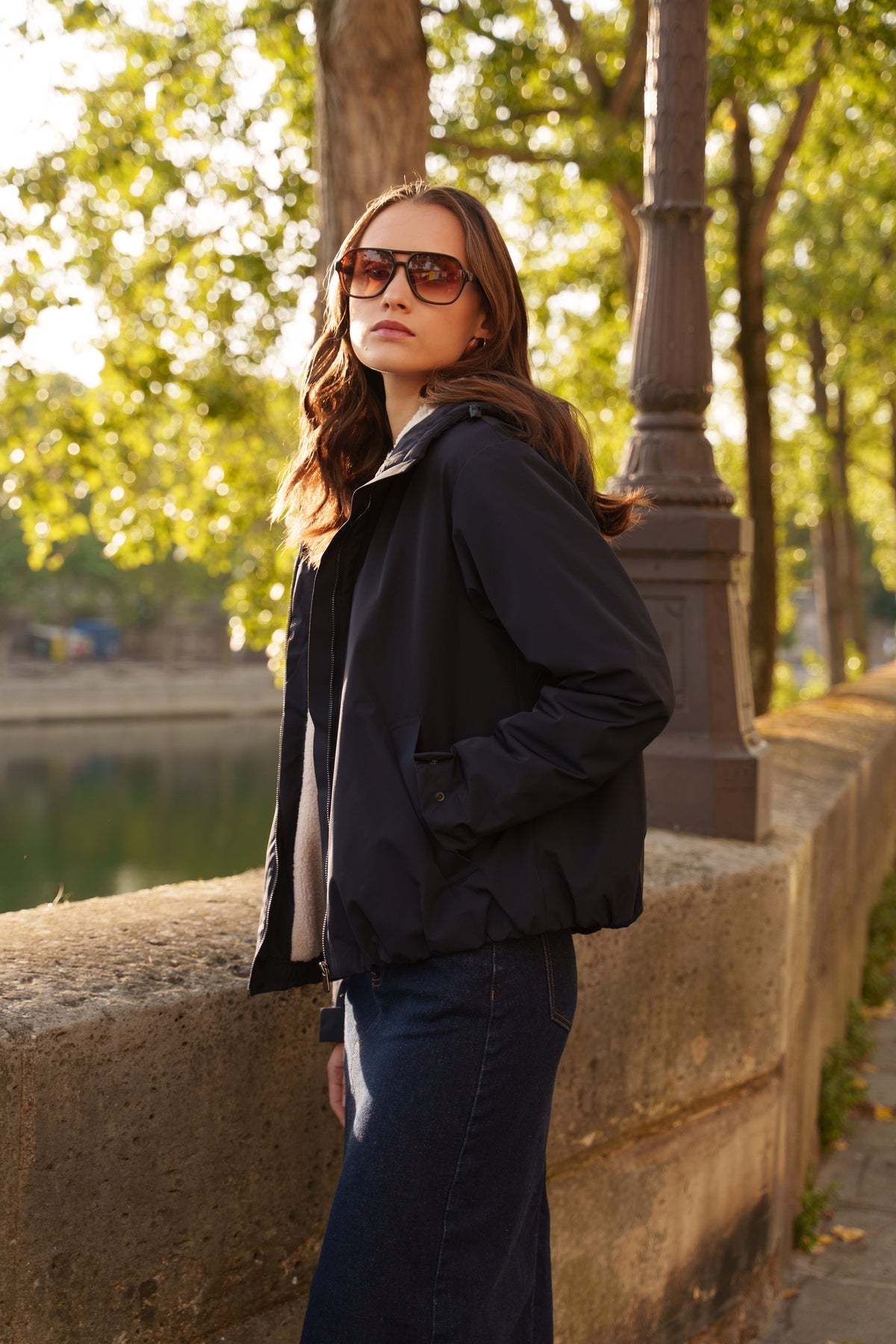 Veste imperméable fourrée à capuche marine pour femme – vue 6
