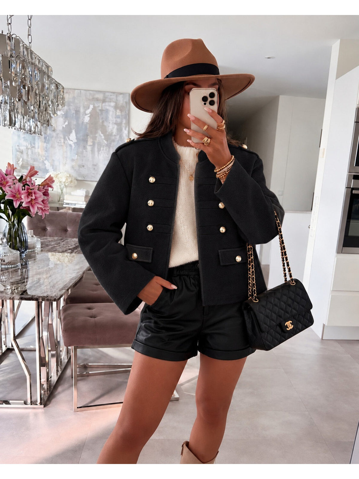 Veste manteau laine courte boutons dorés et épaulettes noir pour femme, La Chica