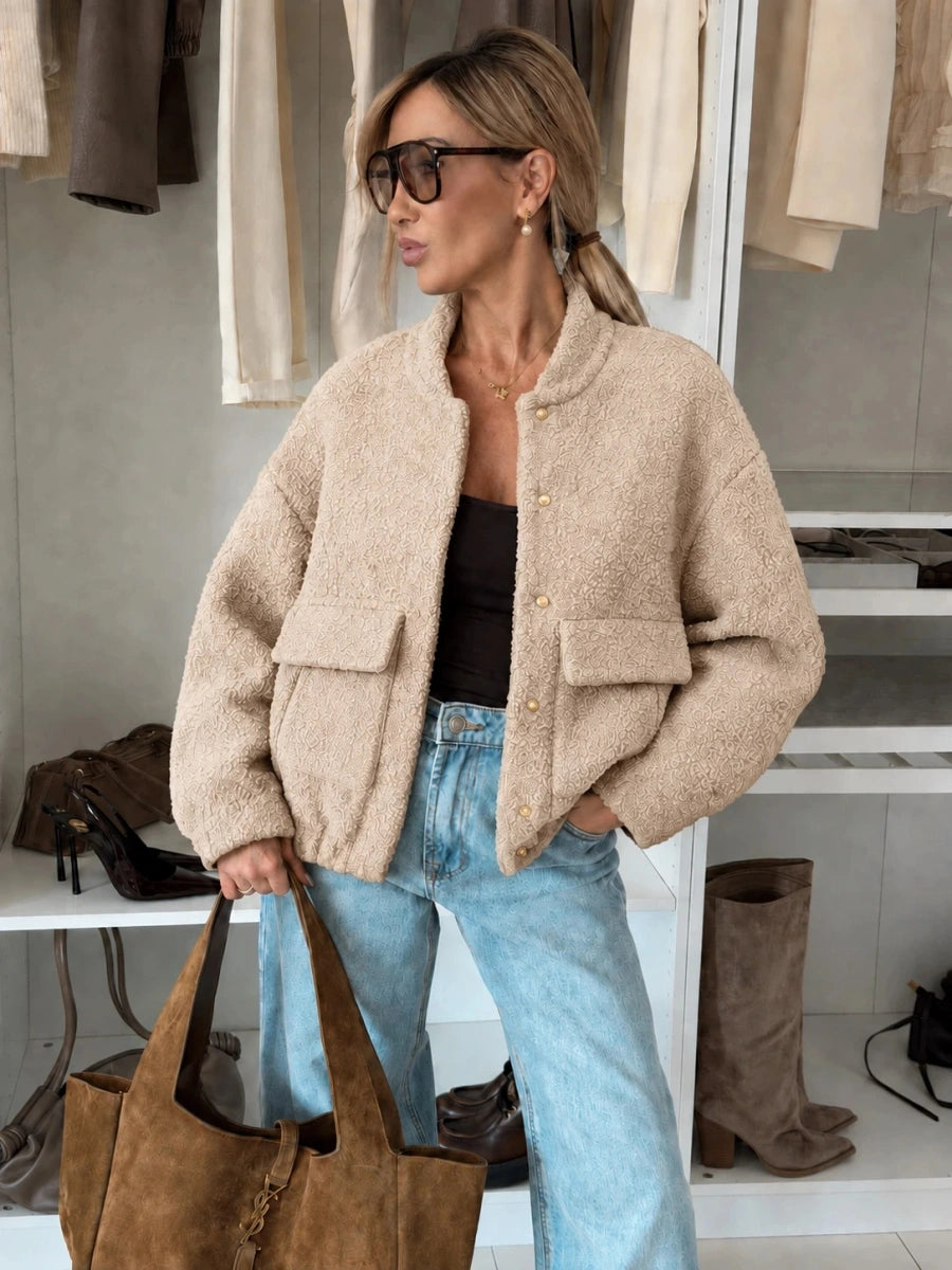 Veste teddy bomber à boutons dorés beige pour femme – La Chica