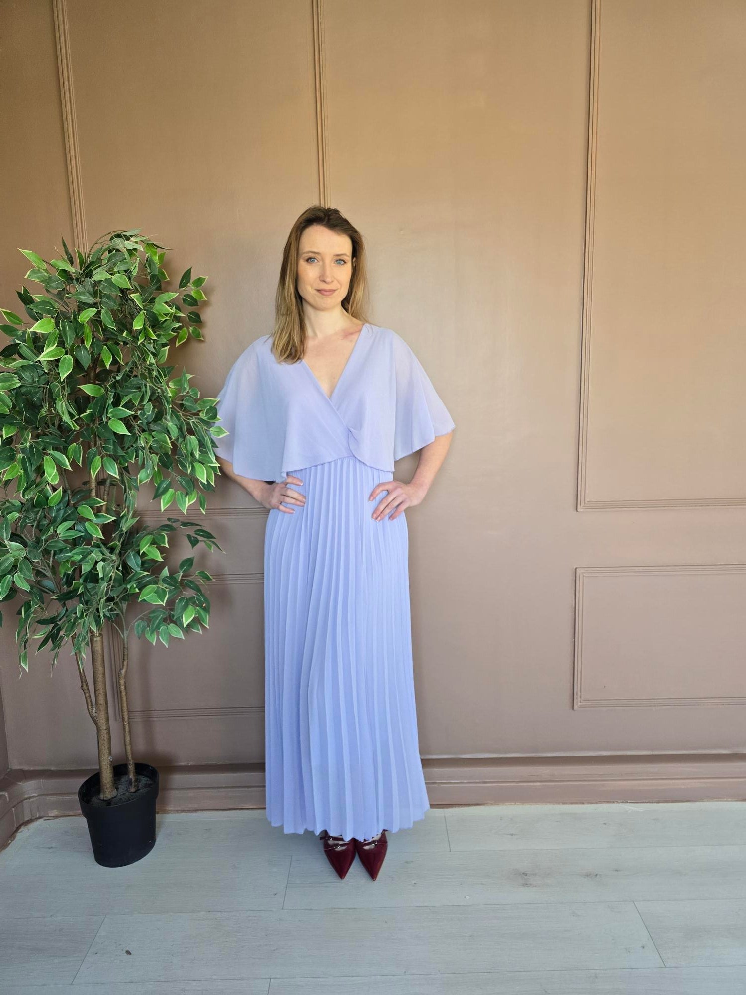 Robe longue plissée parme détail – La Chica