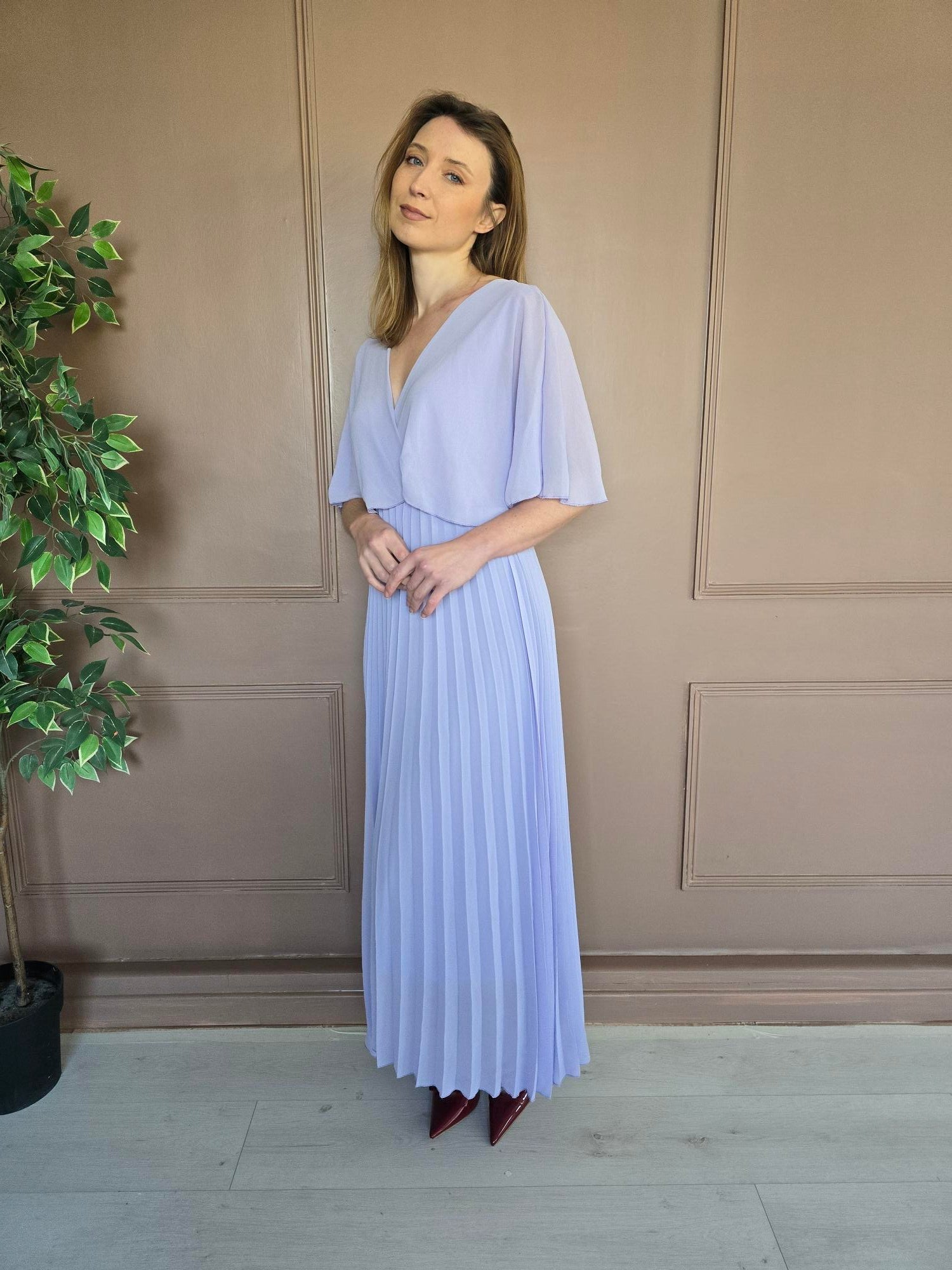 Robe longue plissée parme vue de dos femme – La Chica