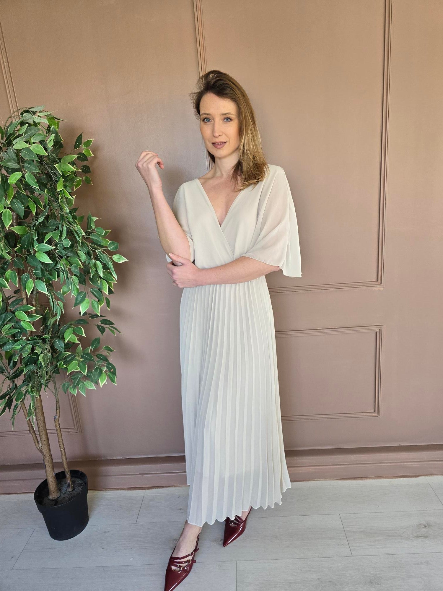 Robe longue plissée à cape femme – La Chica