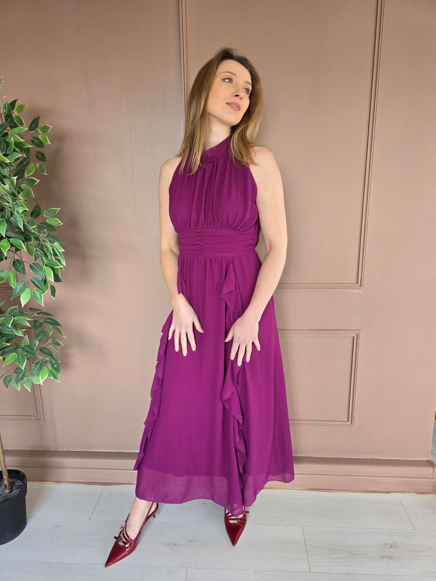 Femme portant robe longue multicolore – La Chica