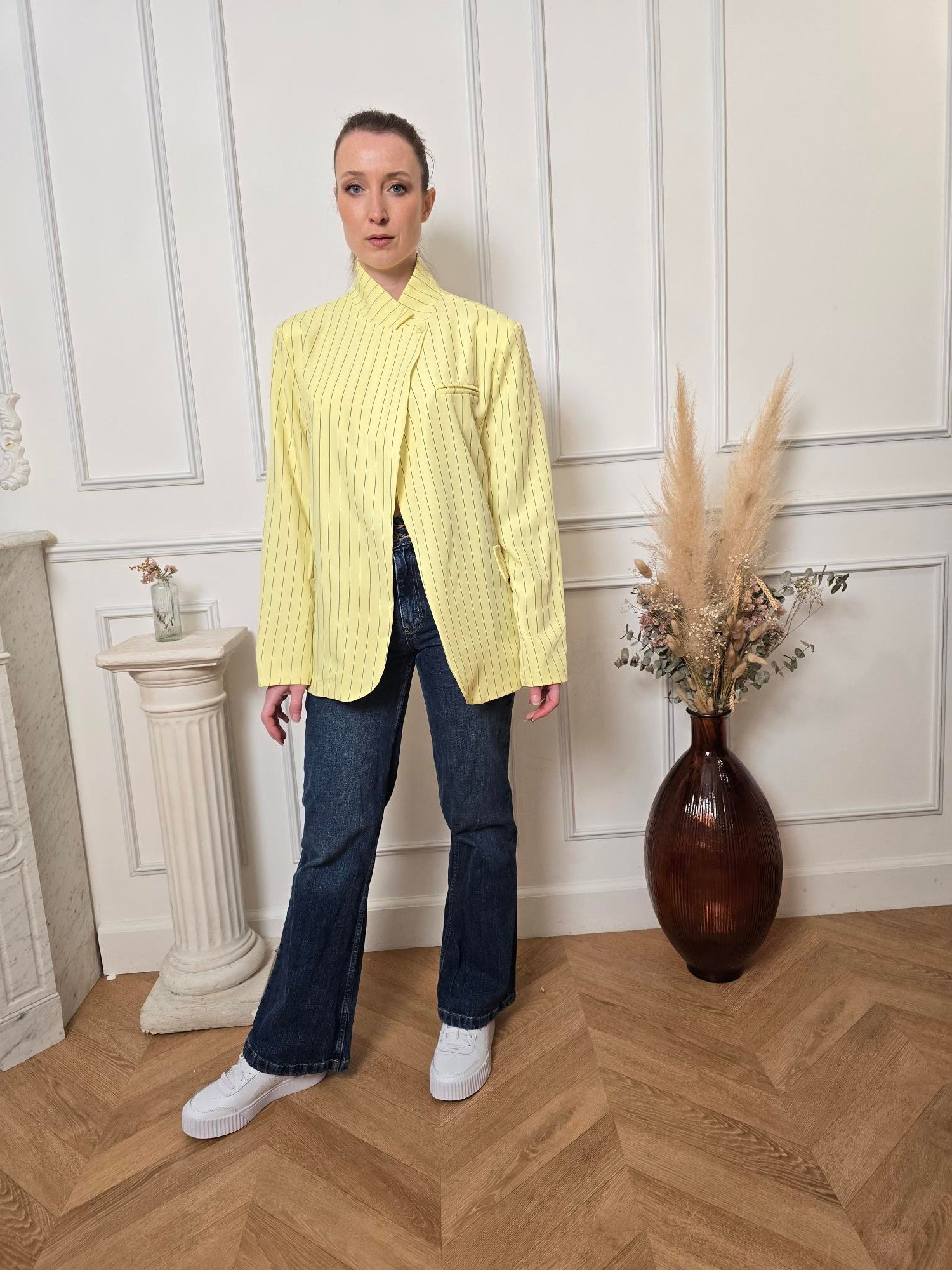 Blazer jaune vue de dos femme – La Chica