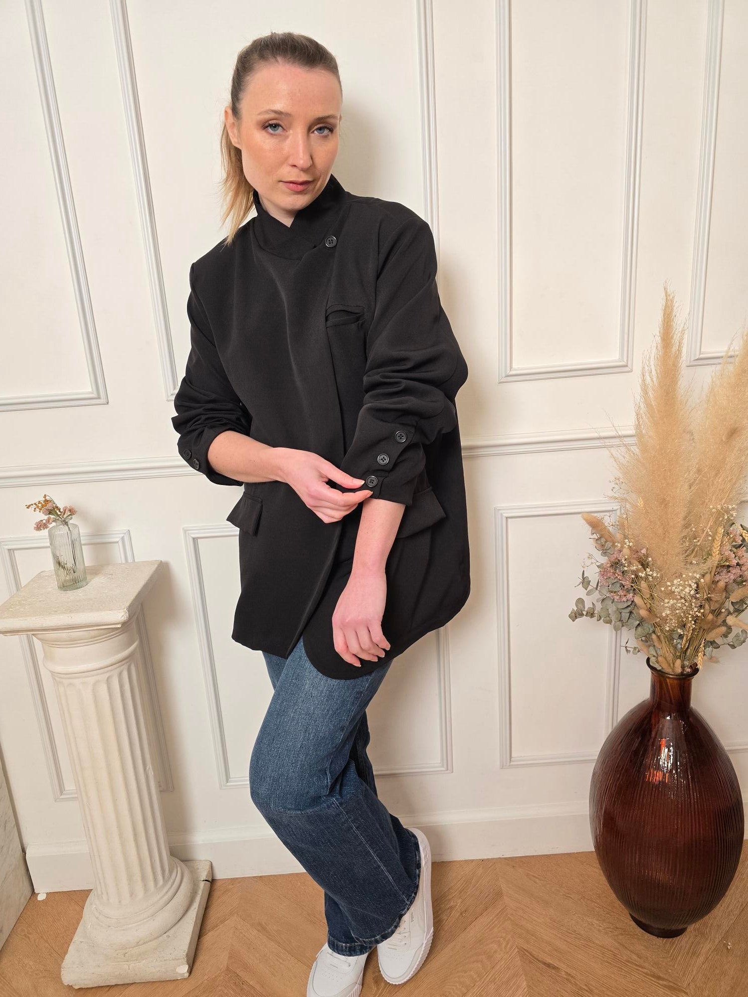Blazer noir détail – La Chica