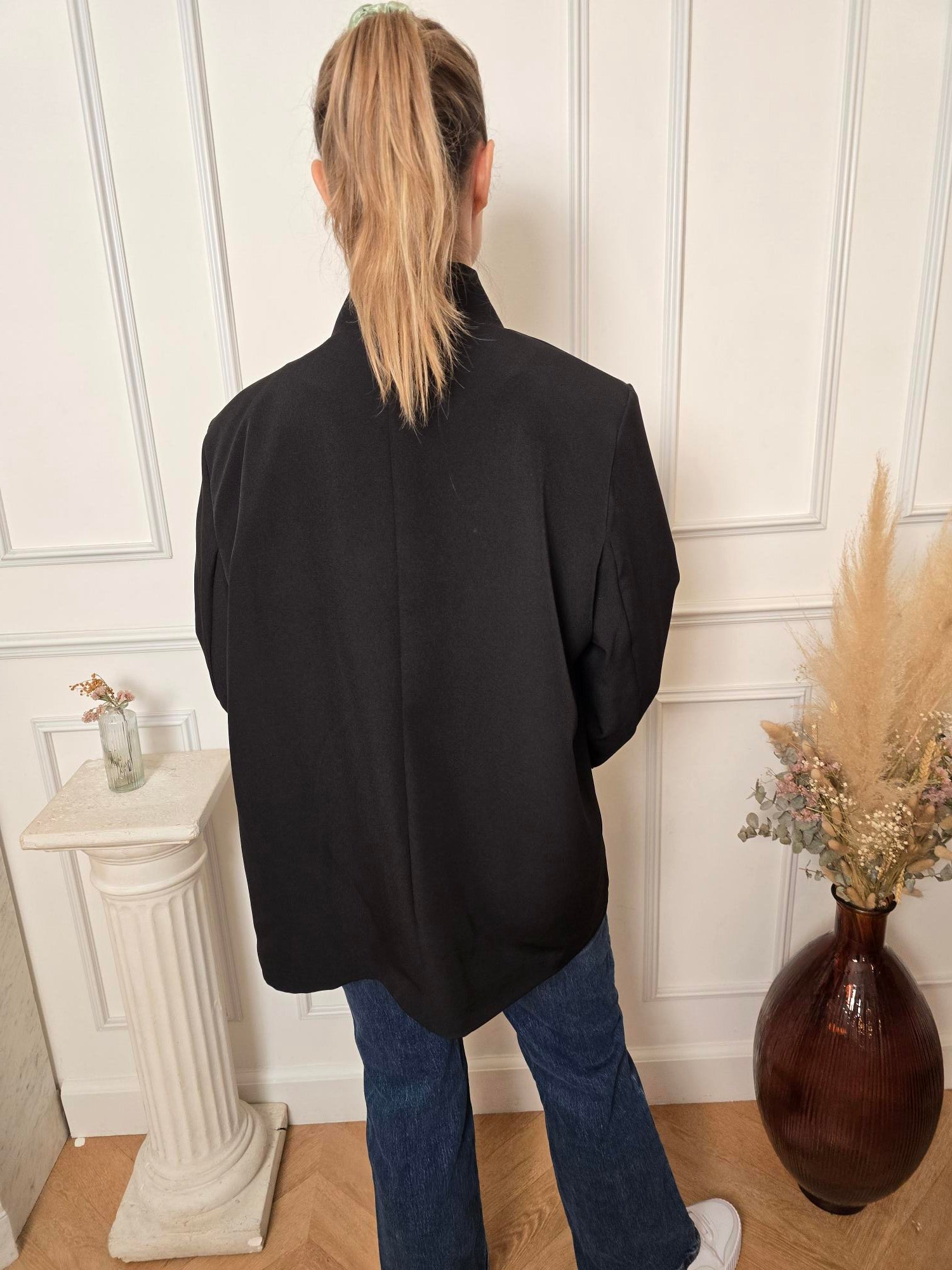 Blazer noir détail – La Chica