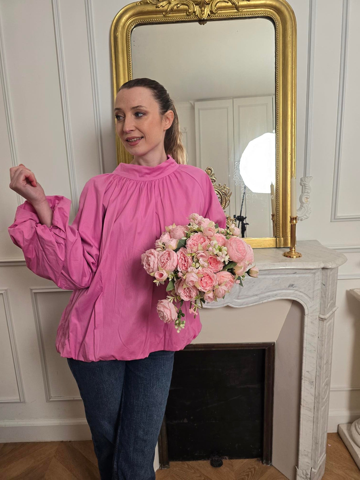 Blouse rose vue de dos femme – La Chica