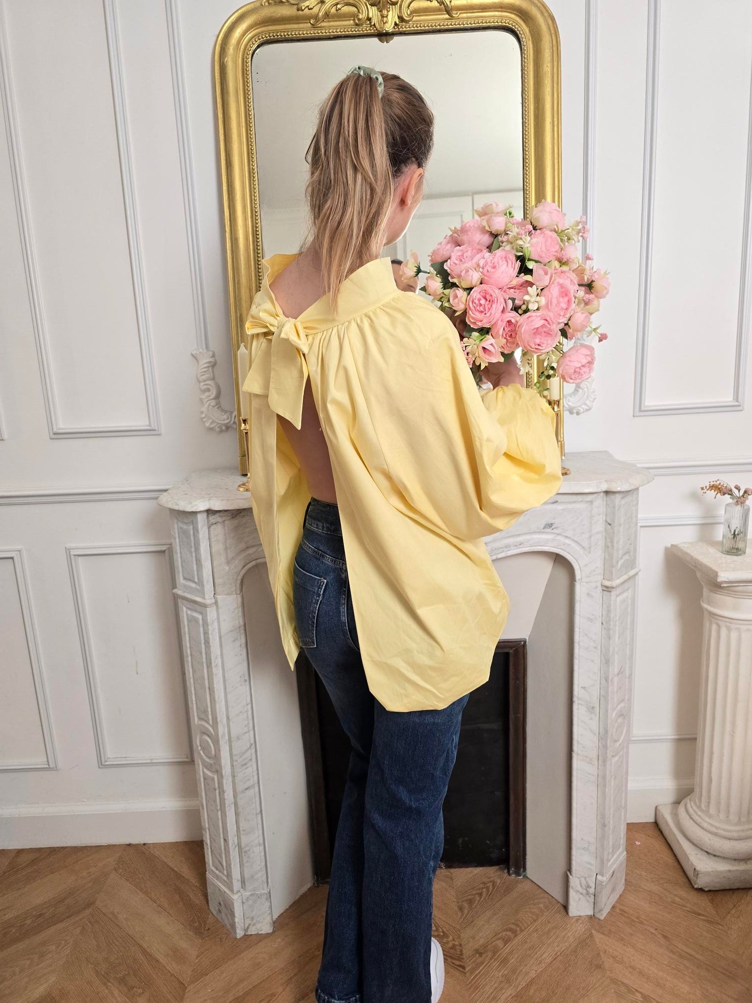 Blouse jaune détail – La Chica
