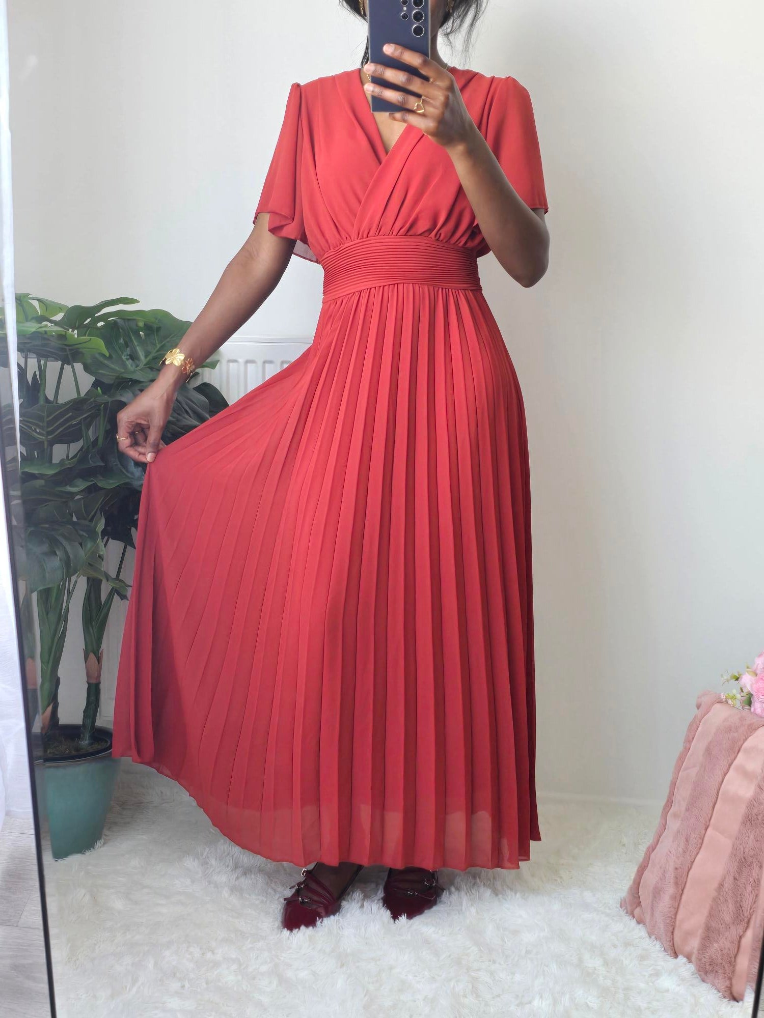 Robe longue plissée rouge passion ✦ Élégance intense & silhouette sublimée La Chica