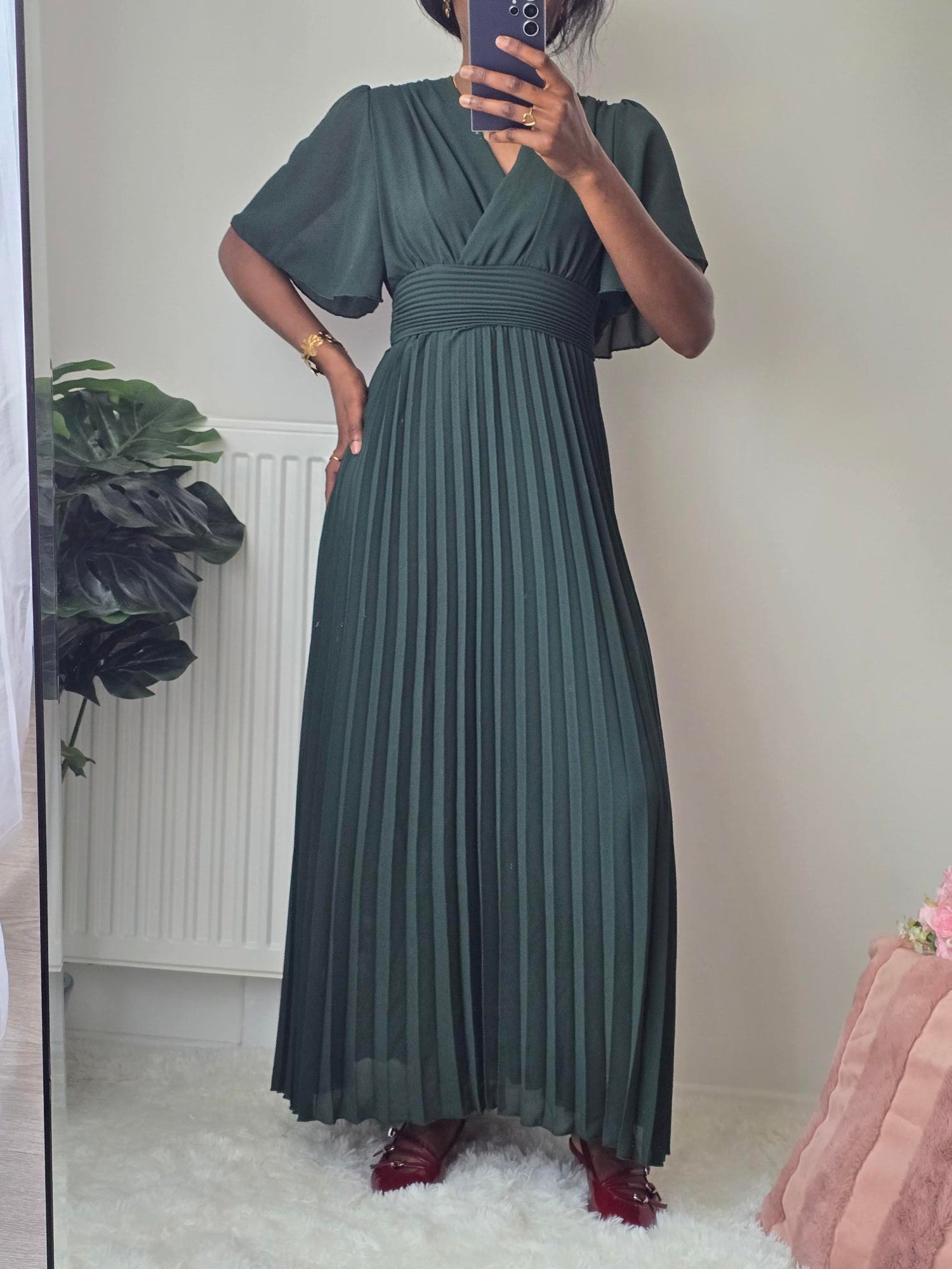 Robe longue plissée vert sapin ✦ Élégance intense & silhouette sublimée La Chica