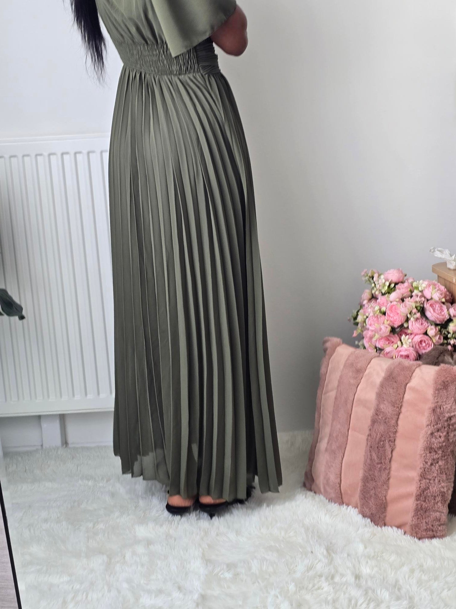 Robe longue plissée kaki ✦ Élégance naturelle & style moderne La Chica