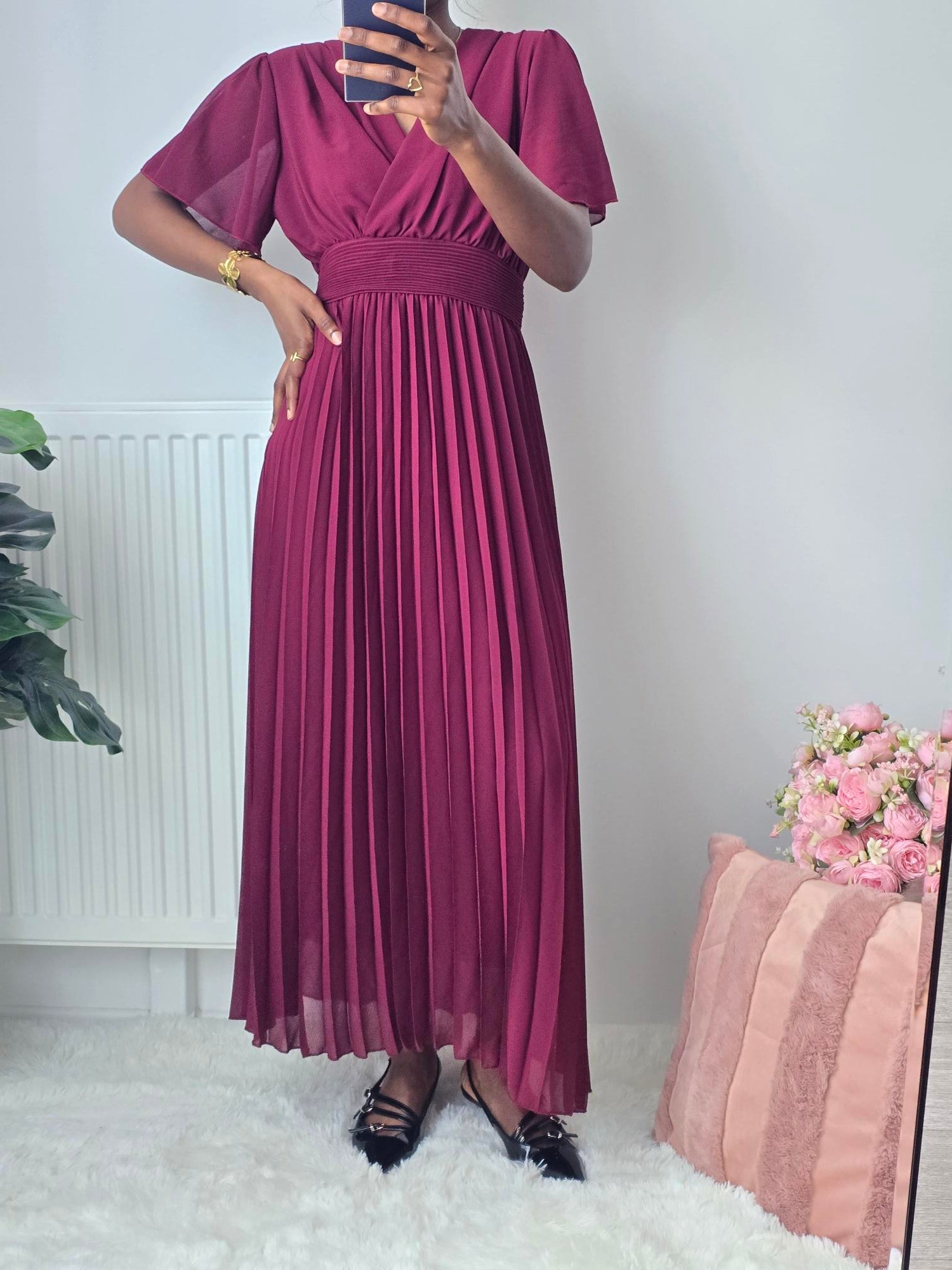 Robe longue plissée bordeaux ✦ Élégance intense & silhouette sublimée La Chica