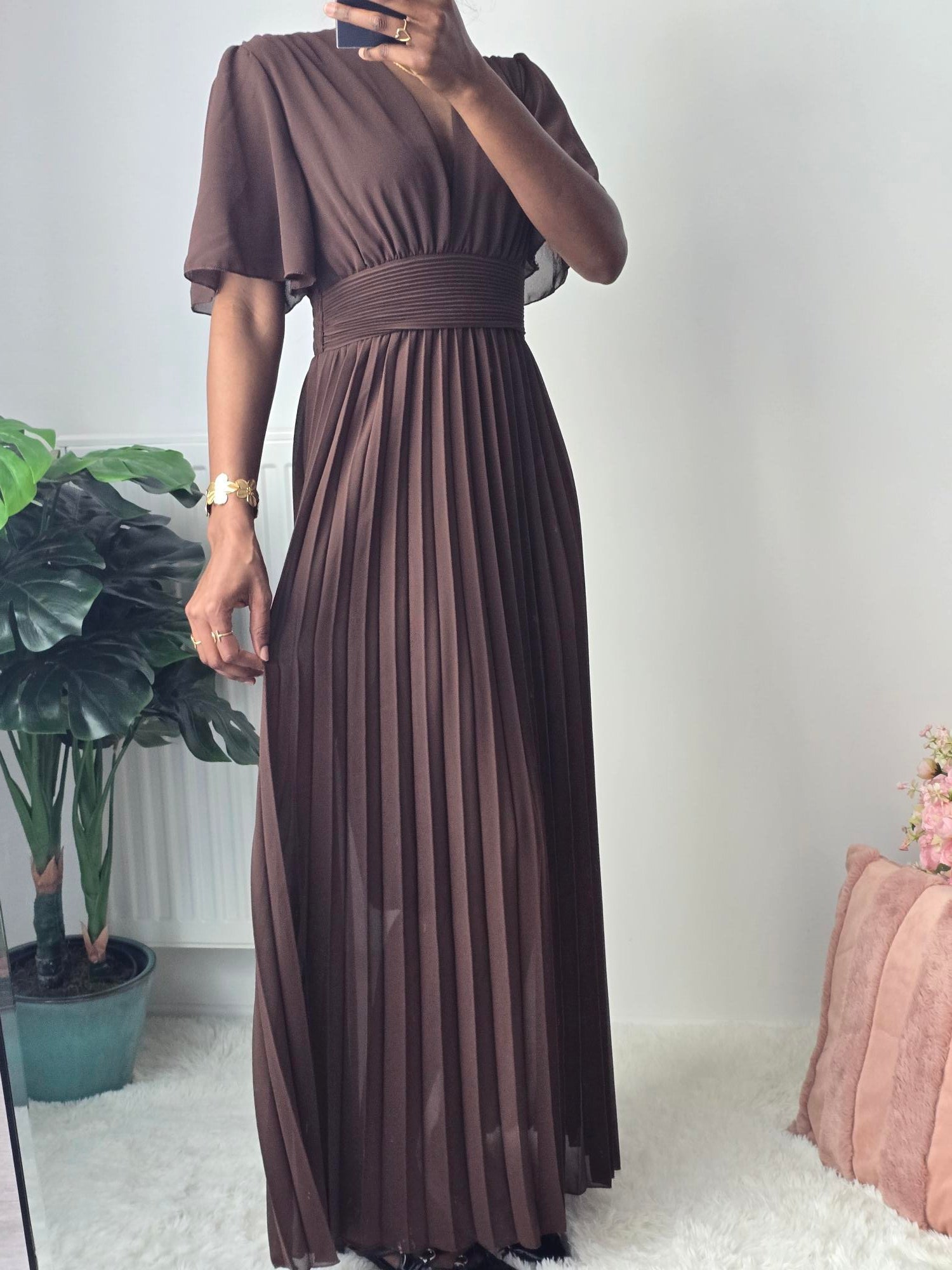 Robe longue plissée marron chocolat ✦ Élégance intense & silhouette raffinée La Chica