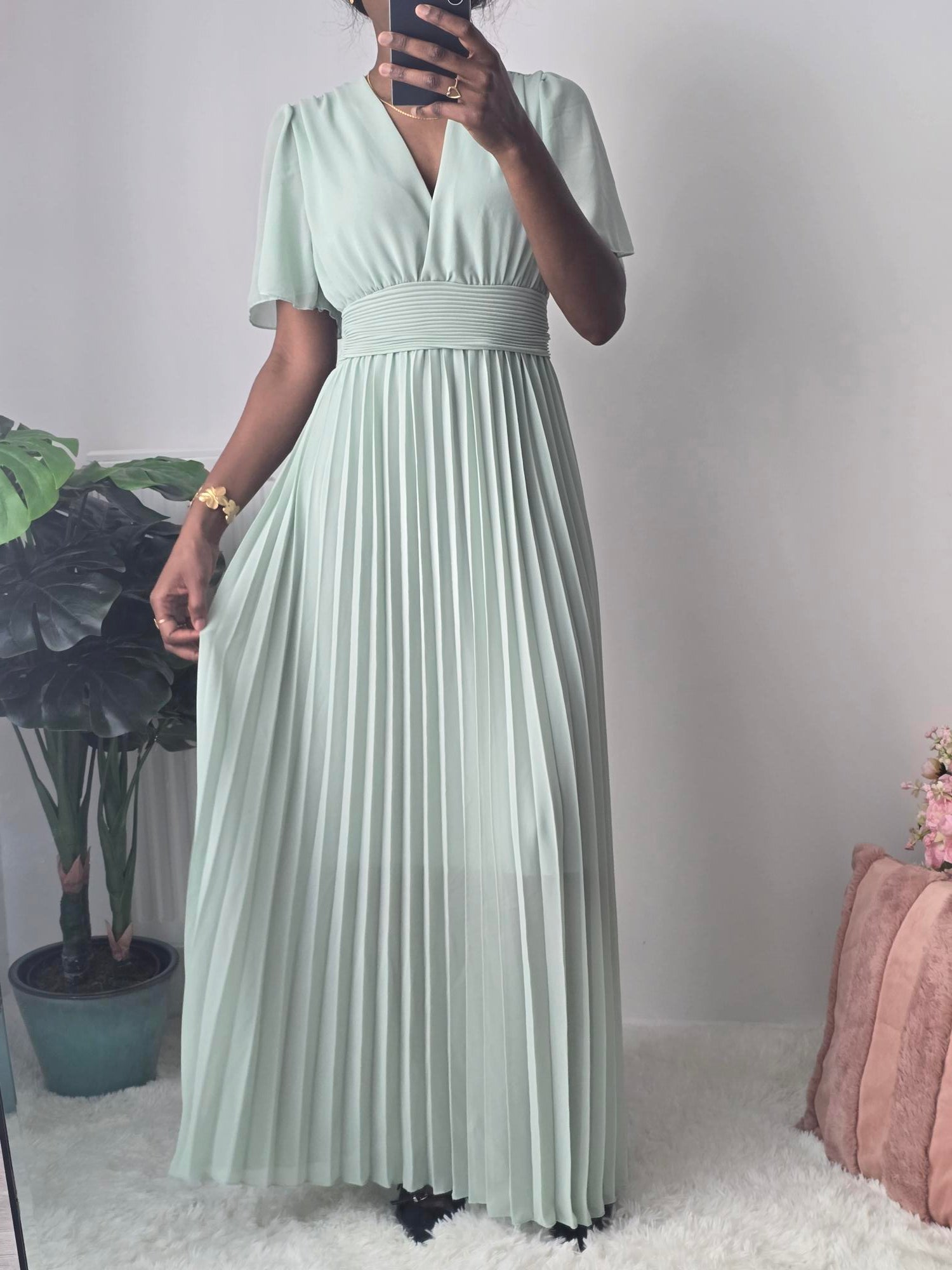 Robe longue plissée vert sauge ✦ Élégance douce & silhouette fluide La Chica