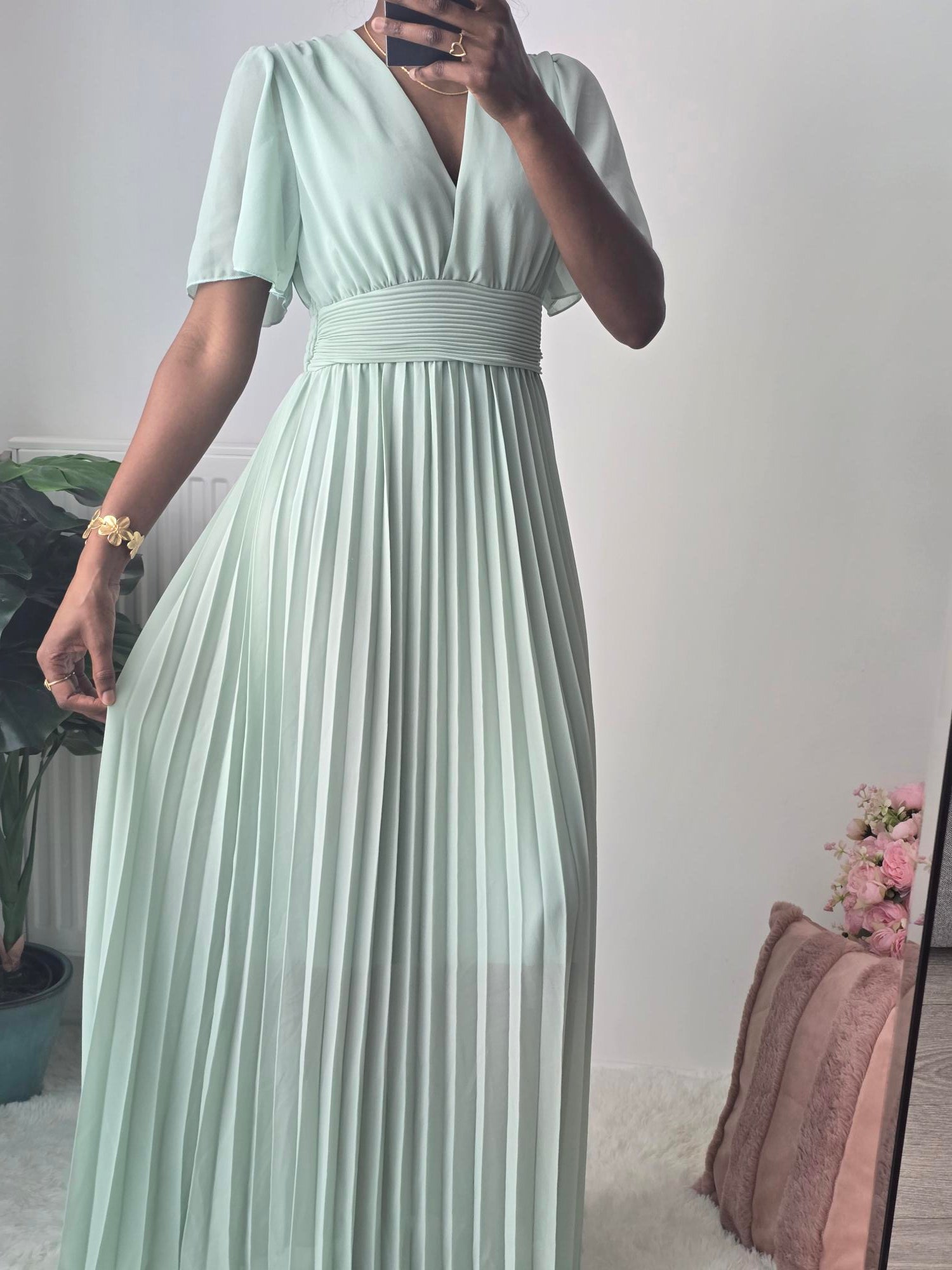 Robe longue plissée vert sauge ✦ Élégance douce & silhouette fluide La Chica